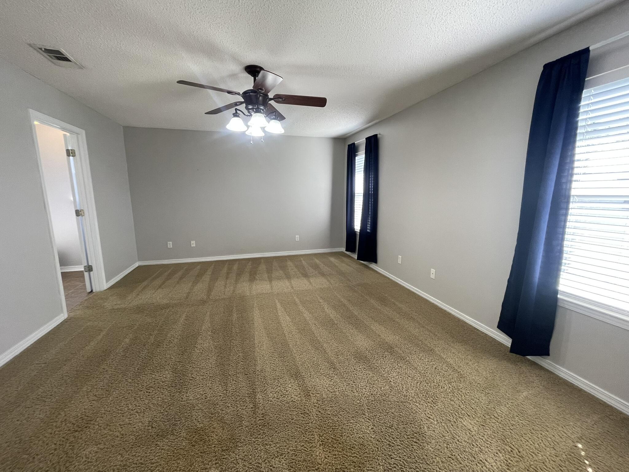 COUNTRYVIEW ESTATES 8TH ADDN - Residential Lease