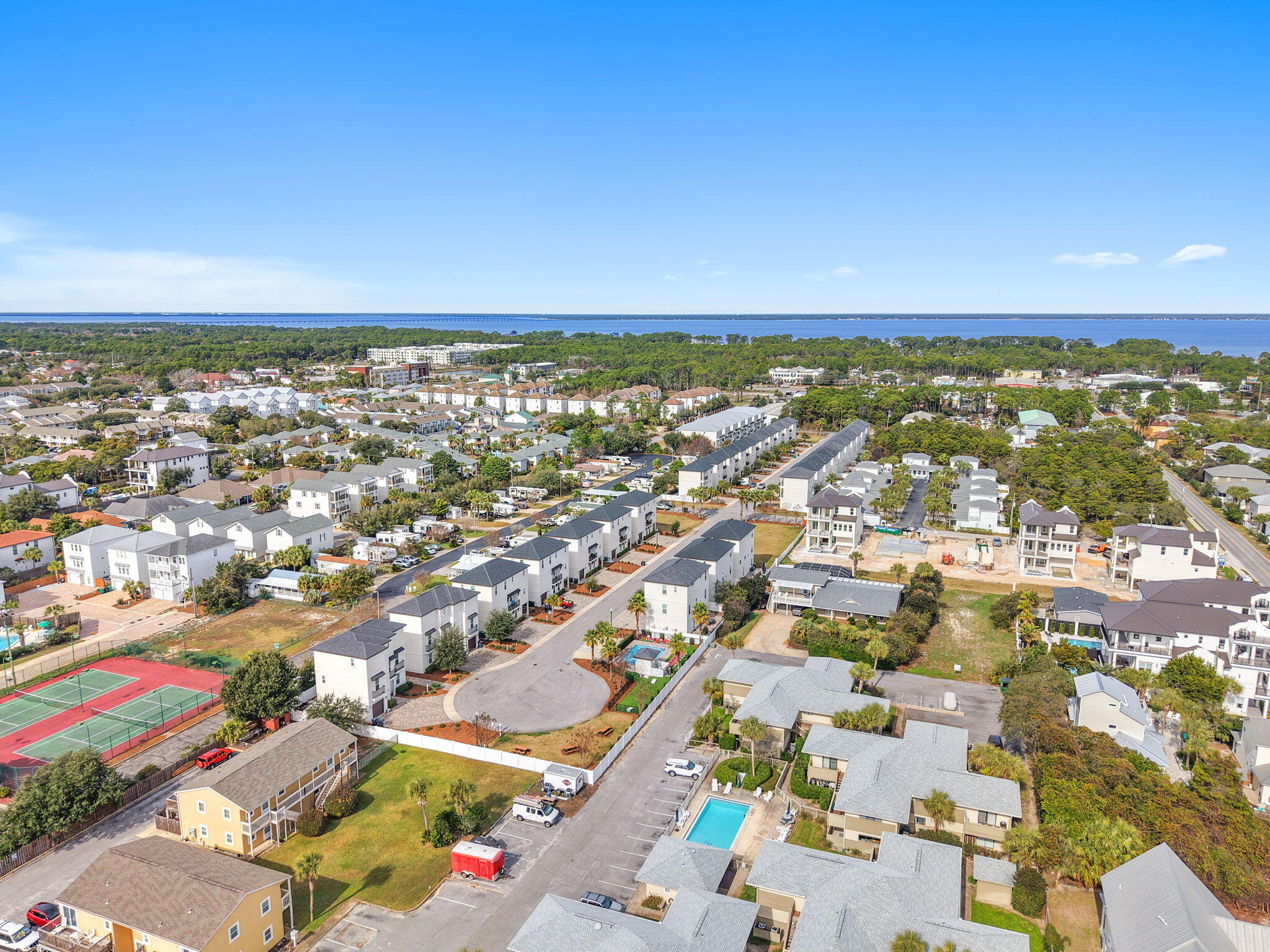 Hidden Palms - Residential