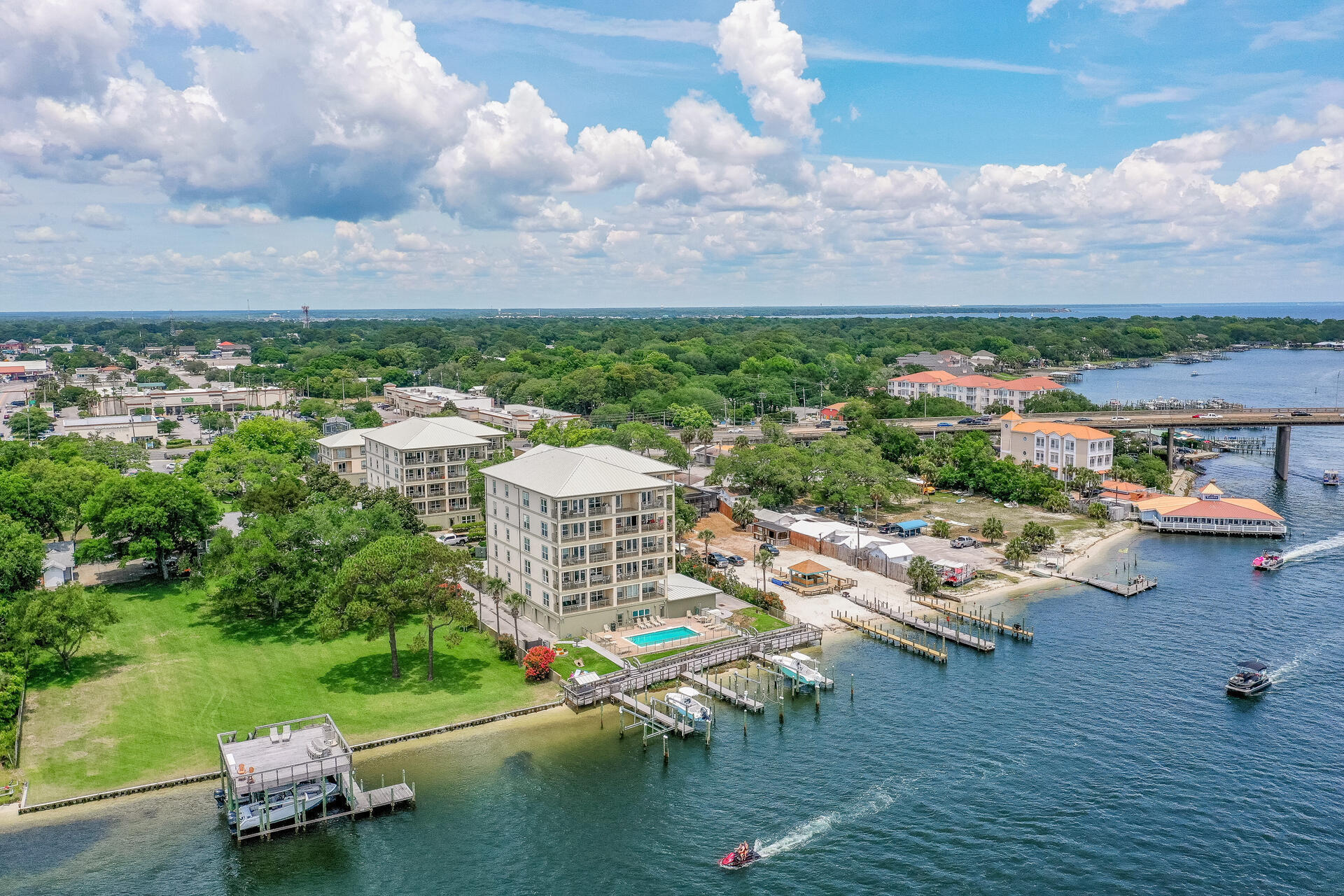 SAILWATCH LANDING - Residential