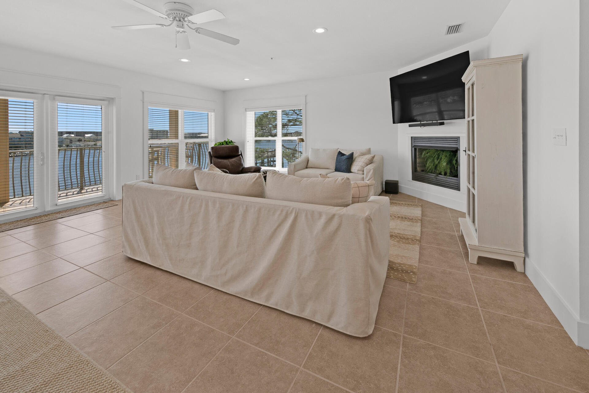 SAILWATCH LANDING - Residential