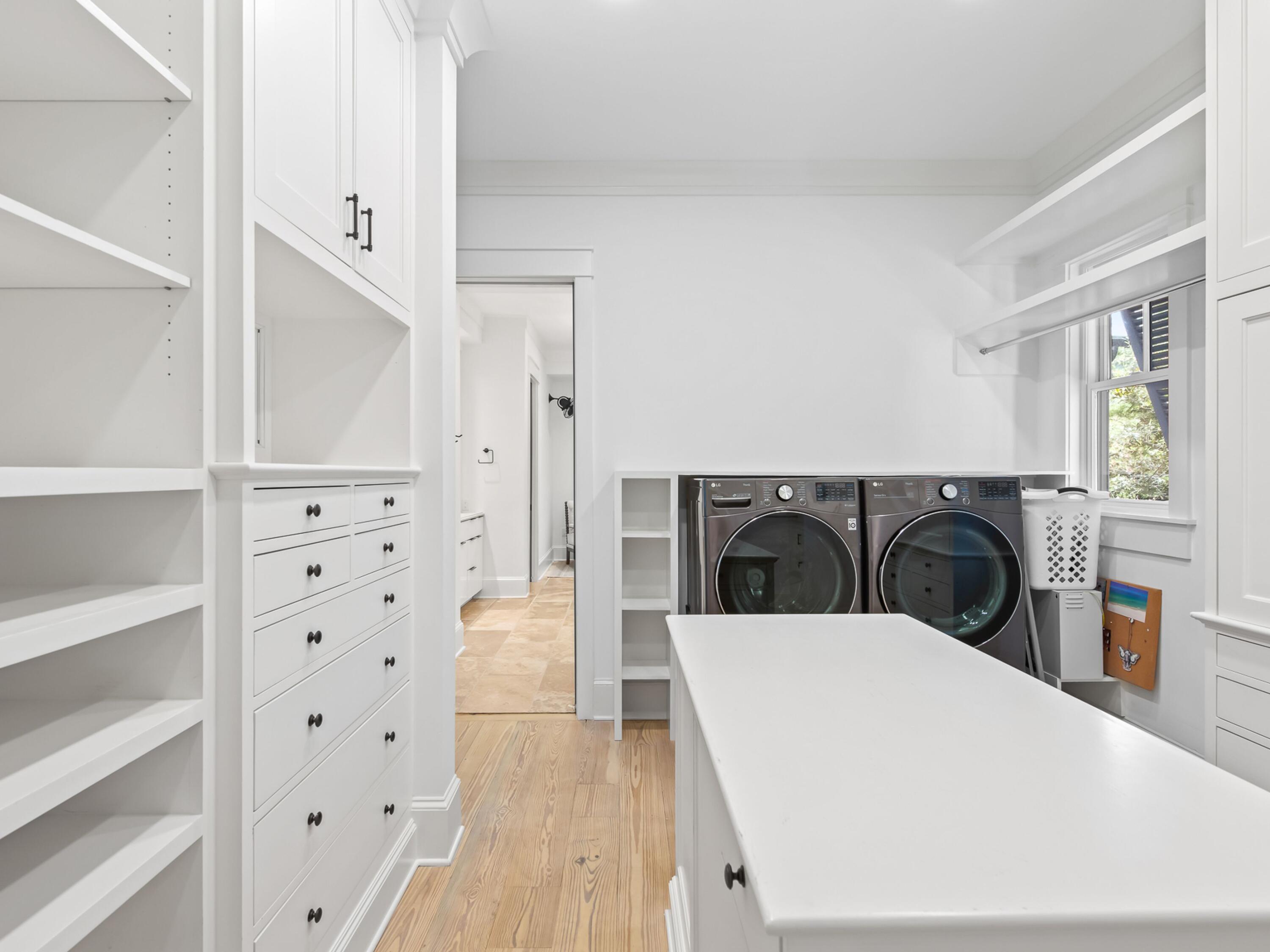 RETREAT THE - Residential