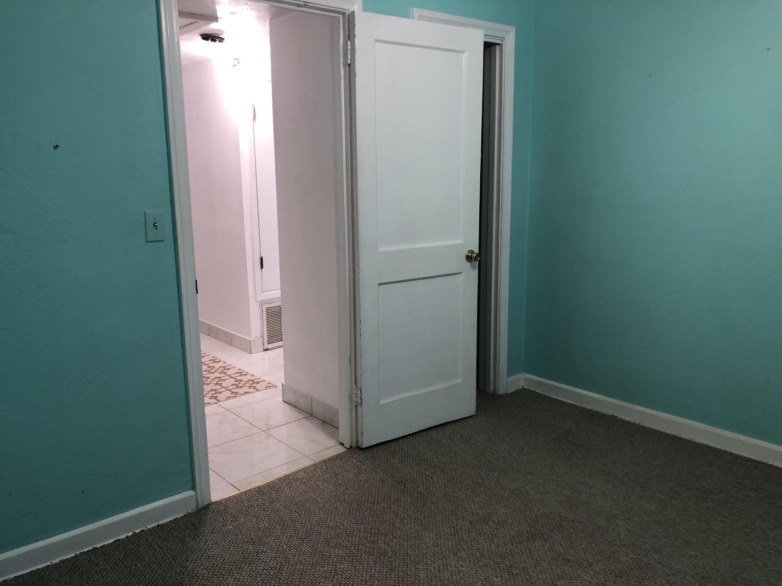 ELLIOTTS POINT - Residential