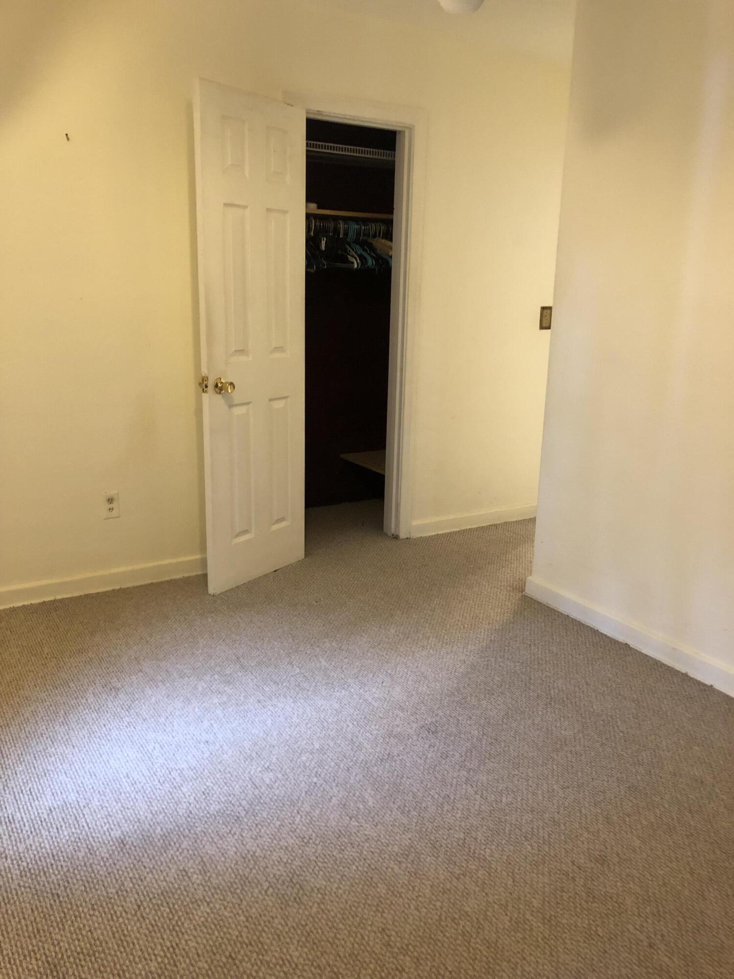 ELLIOTTS POINT - Residential