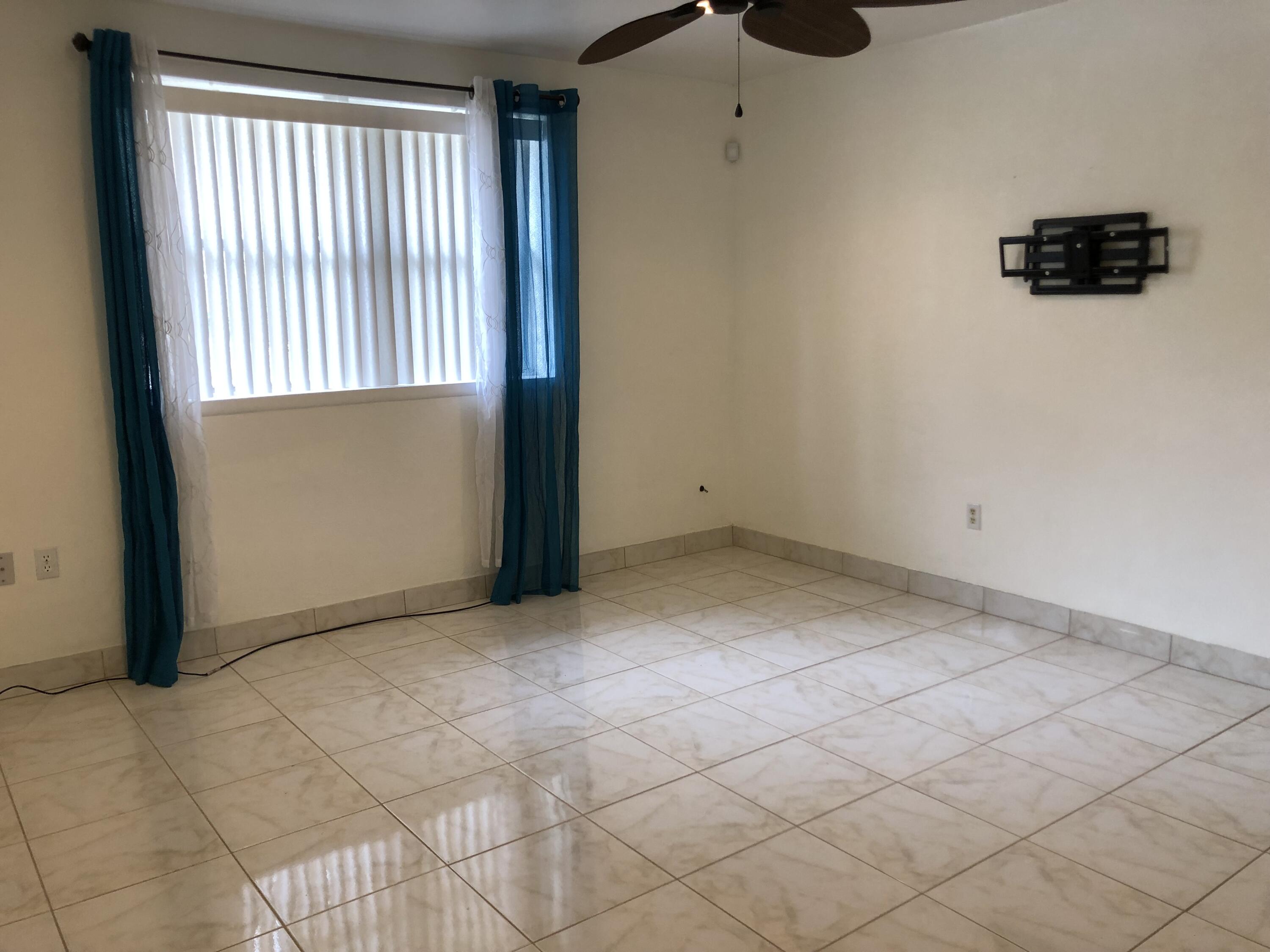 ELLIOTTS POINT - Residential