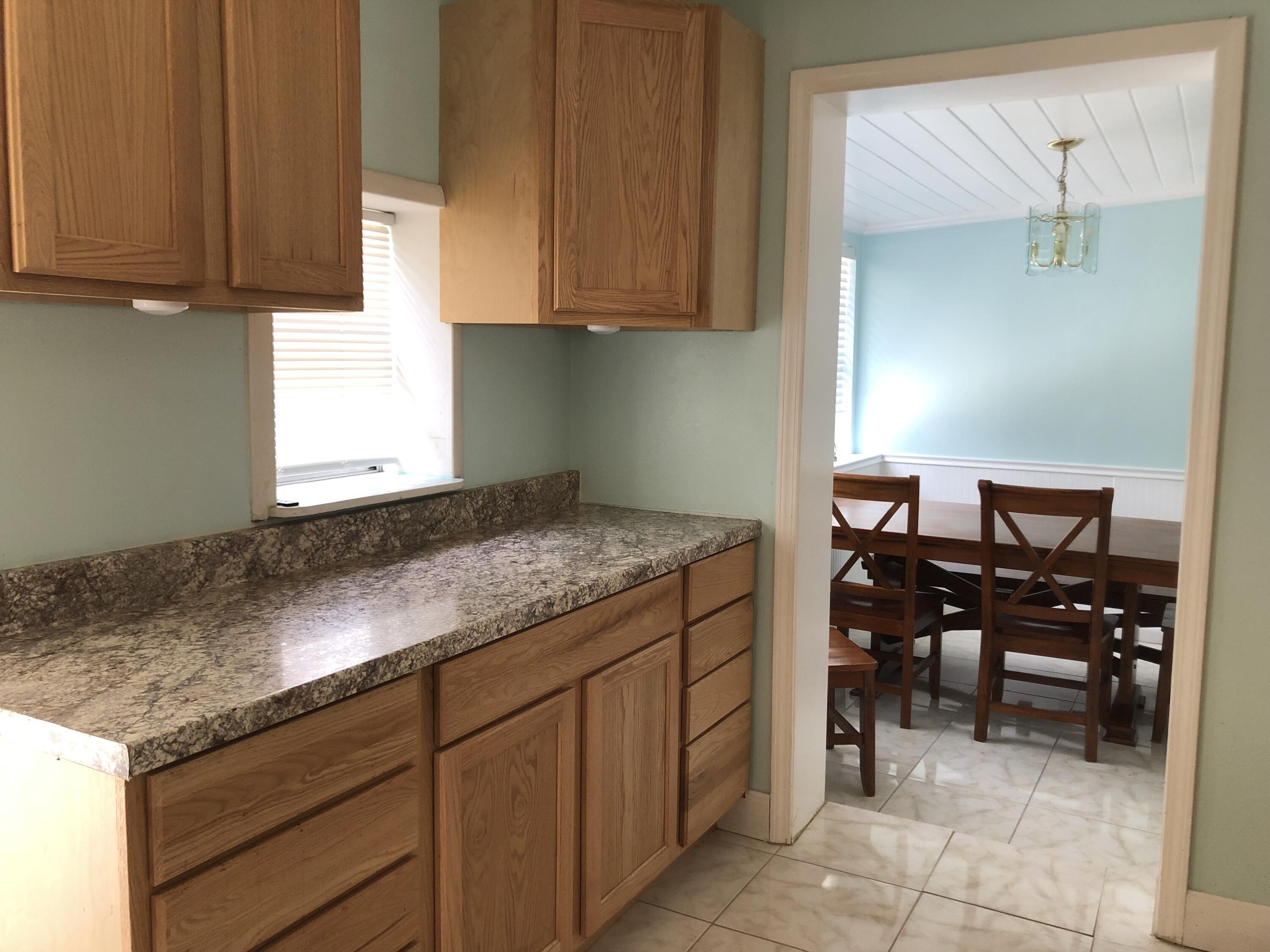 ELLIOTTS POINT - Residential