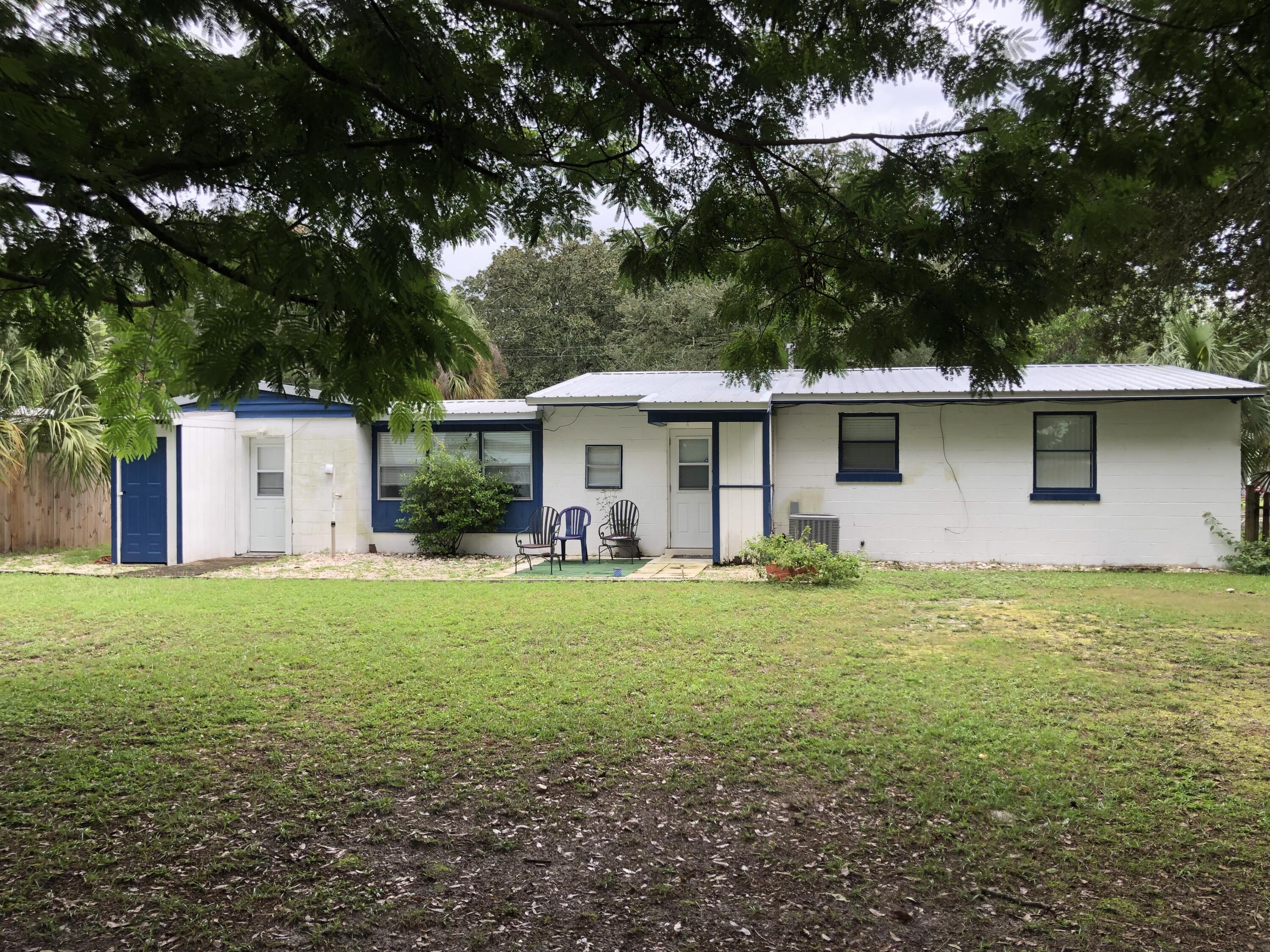 ELLIOTTS POINT - Residential