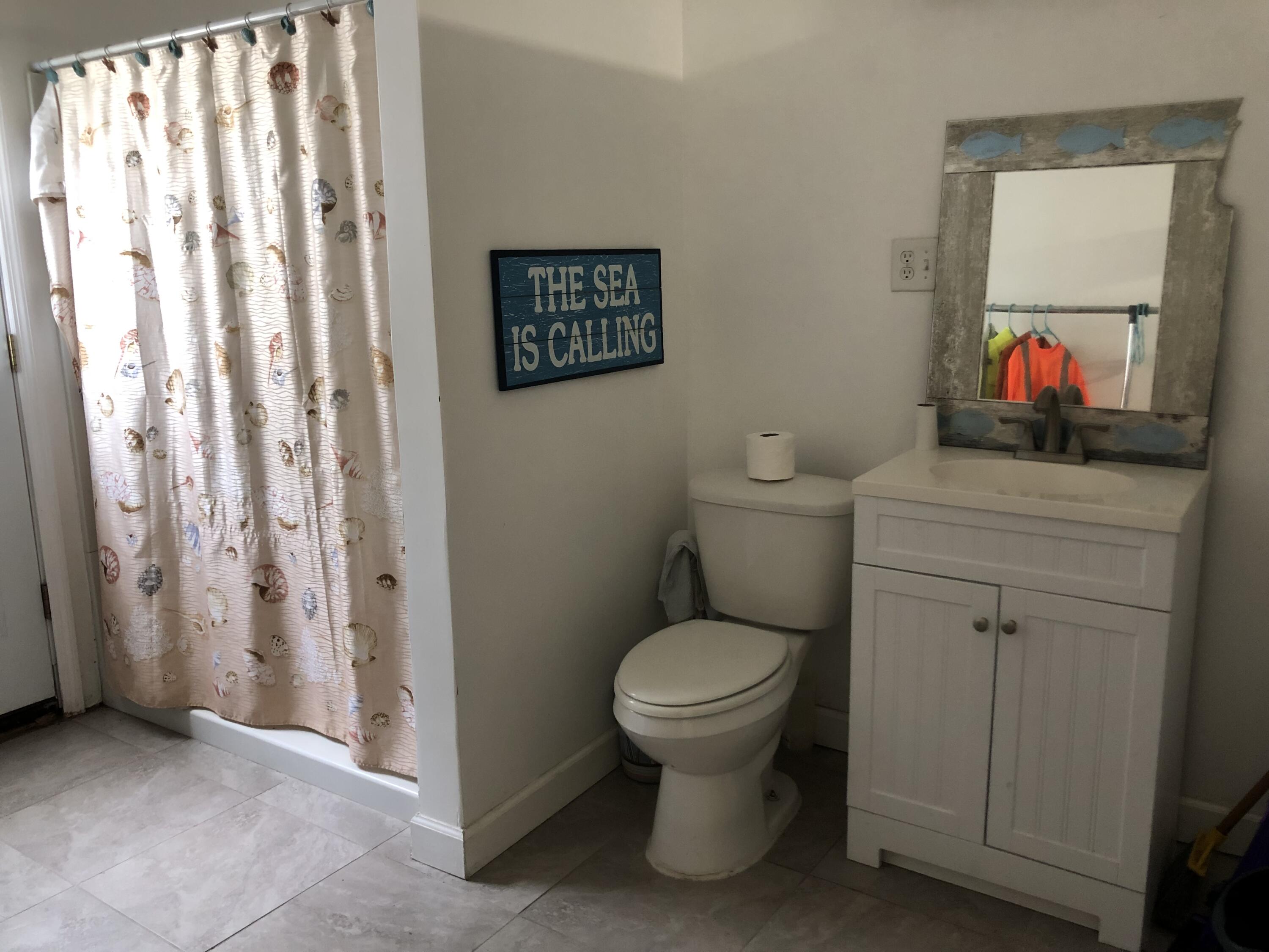 ELLIOTTS POINT - Residential