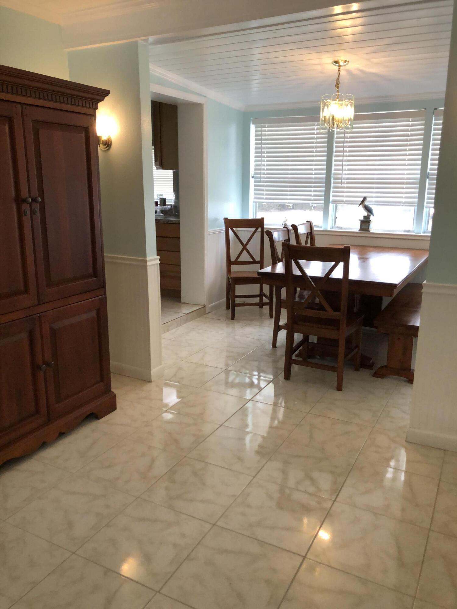 ELLIOTTS POINT - Residential