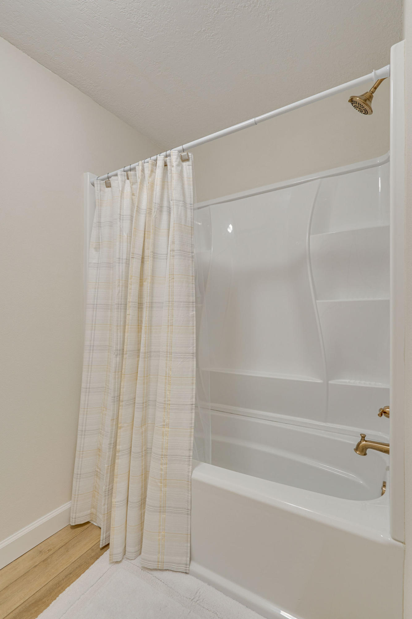 BAYOU VILLAGE CONDO PH 2 - Residential