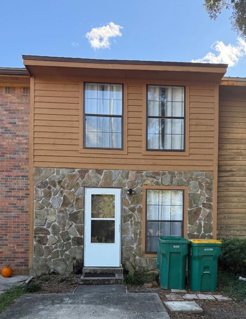 Photo of 226 Pelham Road Road #6, Fort Walton Beach, FL 32547 (MLS # 988667) Photo of 226 Pelham Road Road #6, Fort Walton Beach, FL 32547 (MLS # 988667)