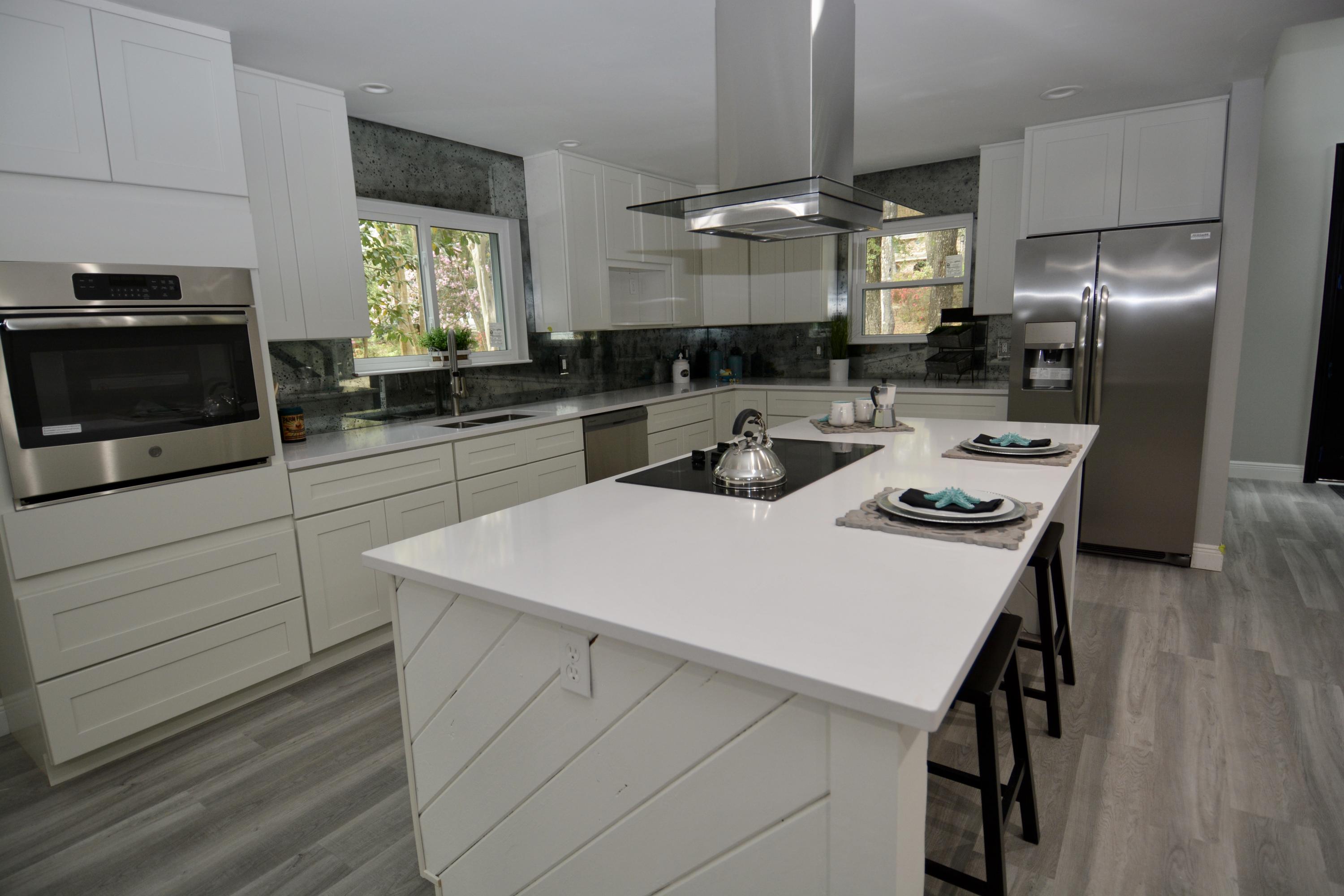 ROCKY BAYOU COUNTRY CLUB ESTATES 7 - Residential