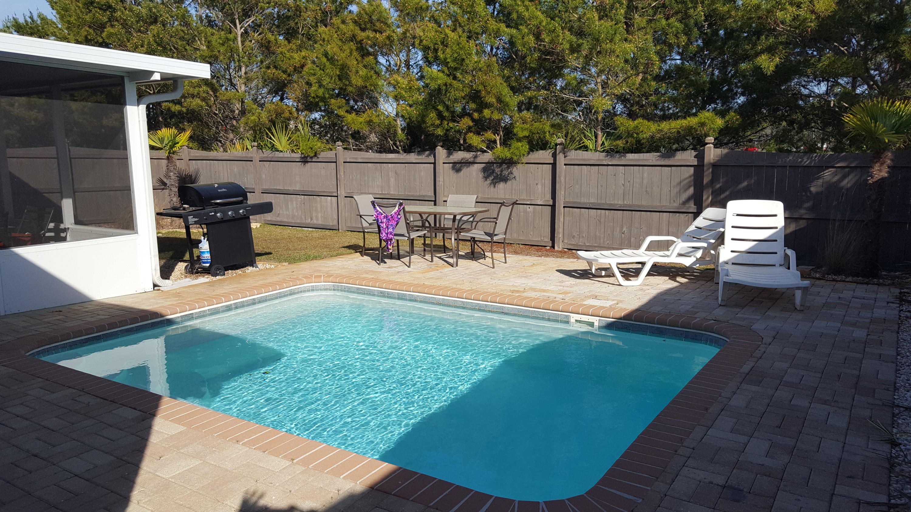 PARADISE RETREAT - Residential