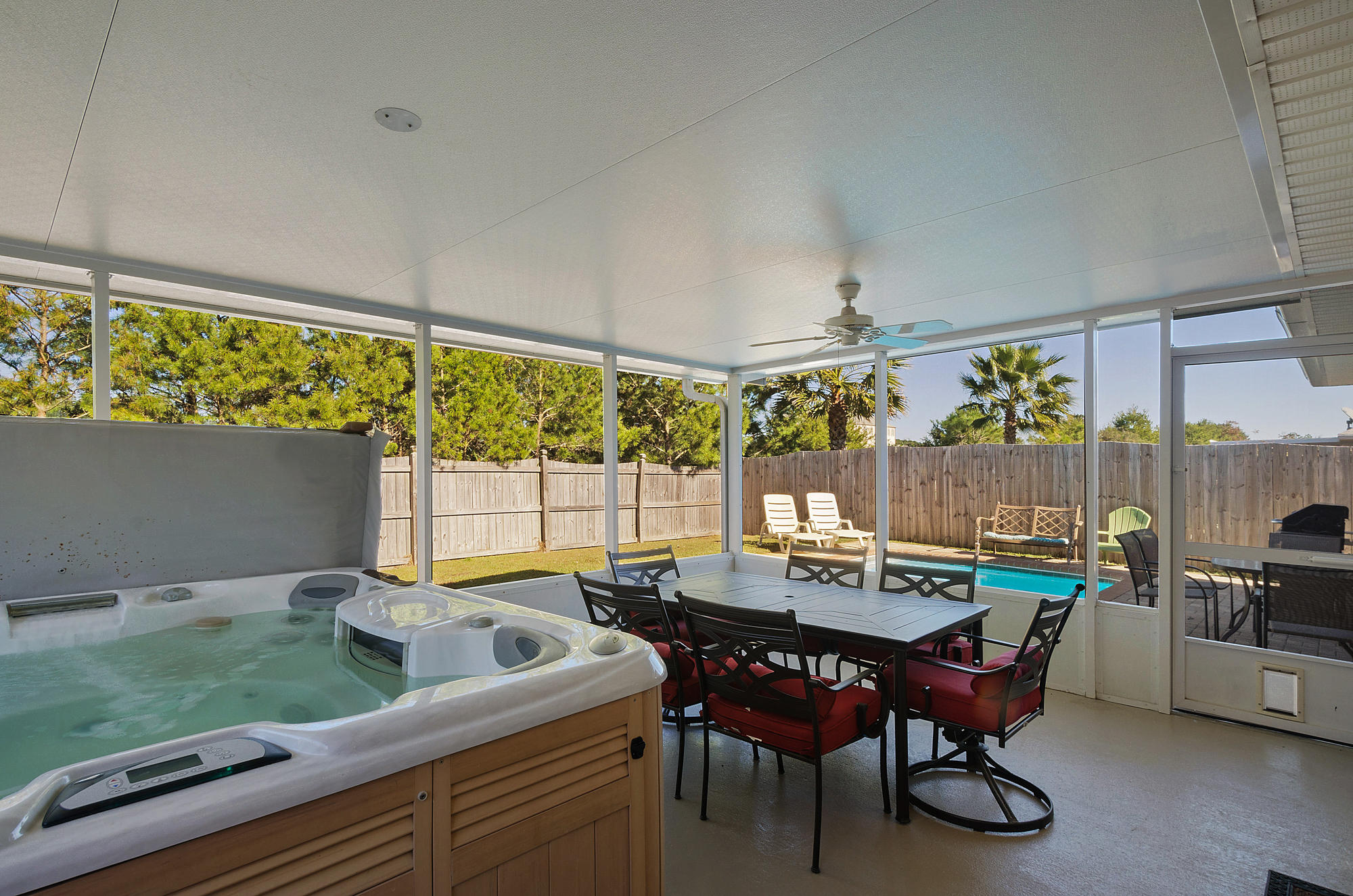 PARADISE RETREAT - Residential