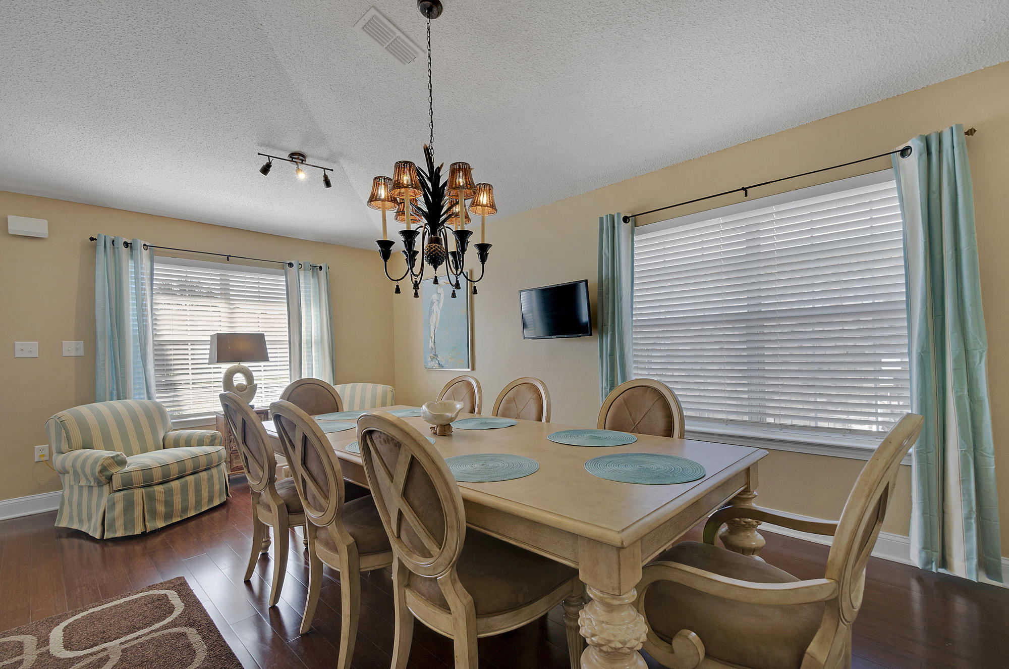 PARADISE RETREAT - Residential