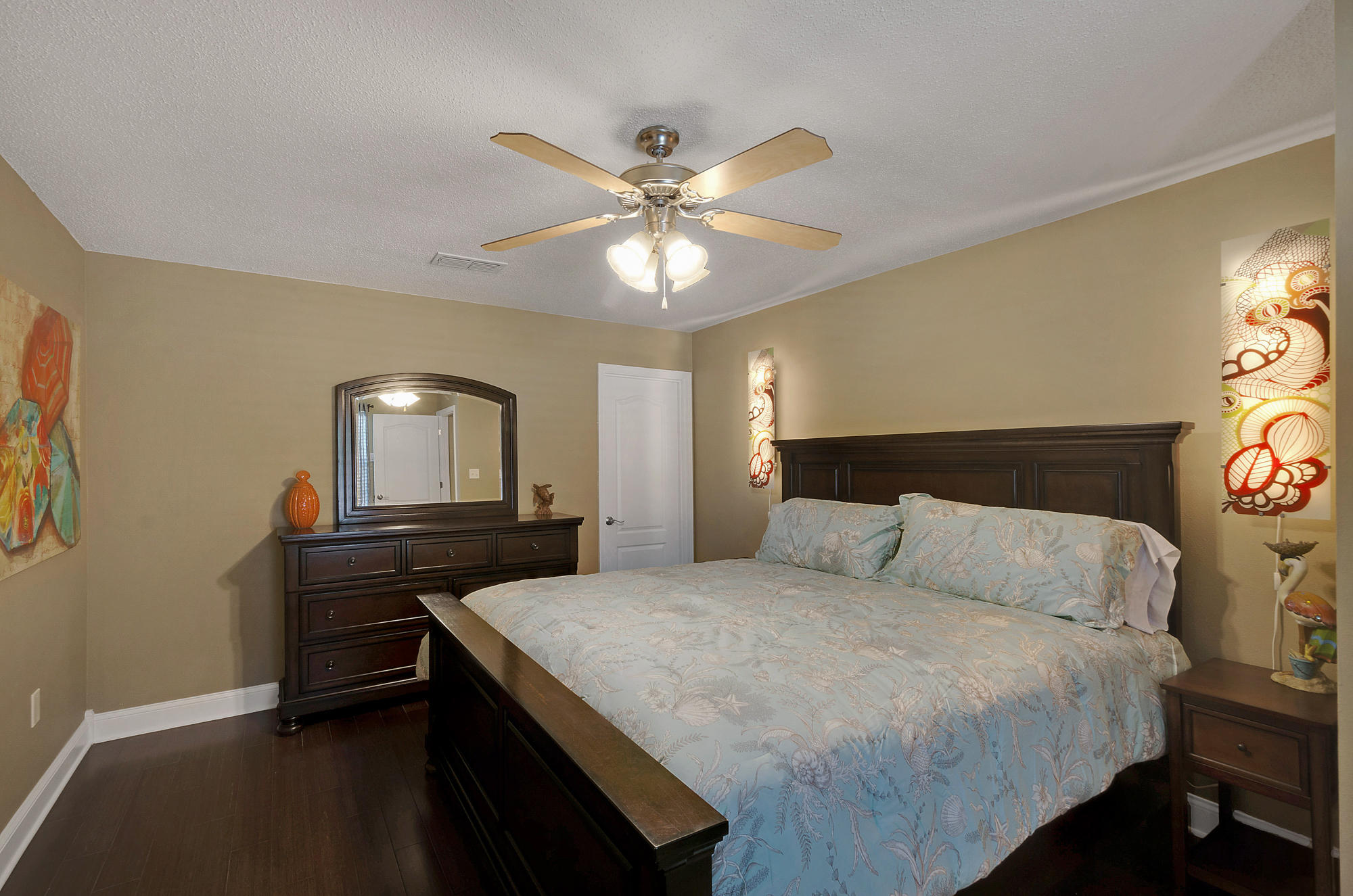 PARADISE RETREAT - Residential