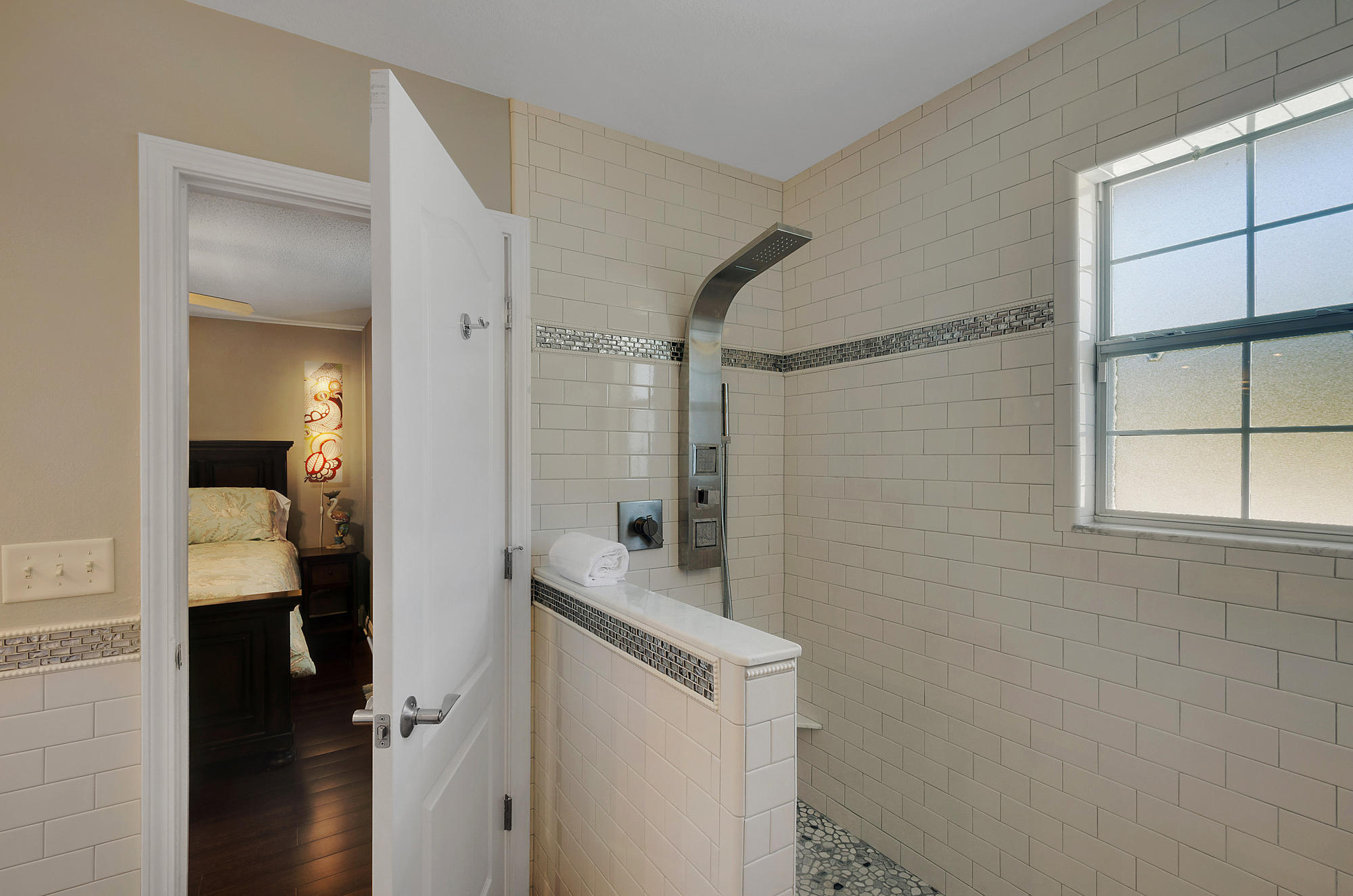 PARADISE RETREAT - Residential