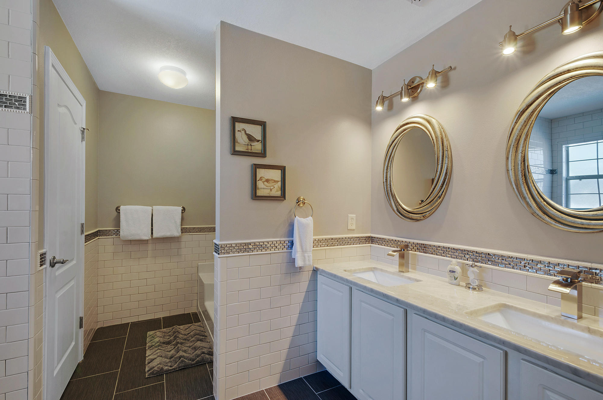 PARADISE RETREAT - Residential