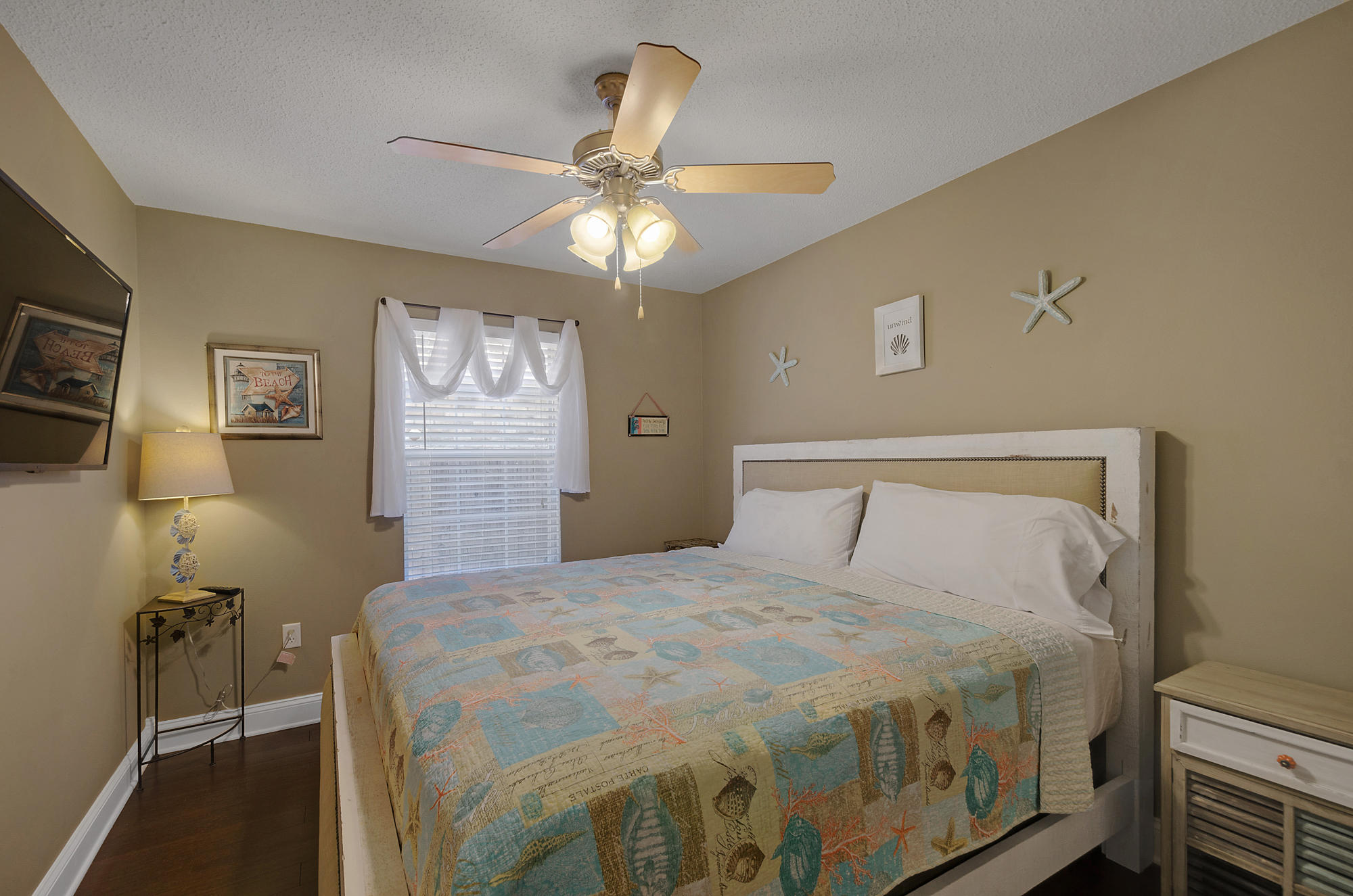 PARADISE RETREAT - Residential