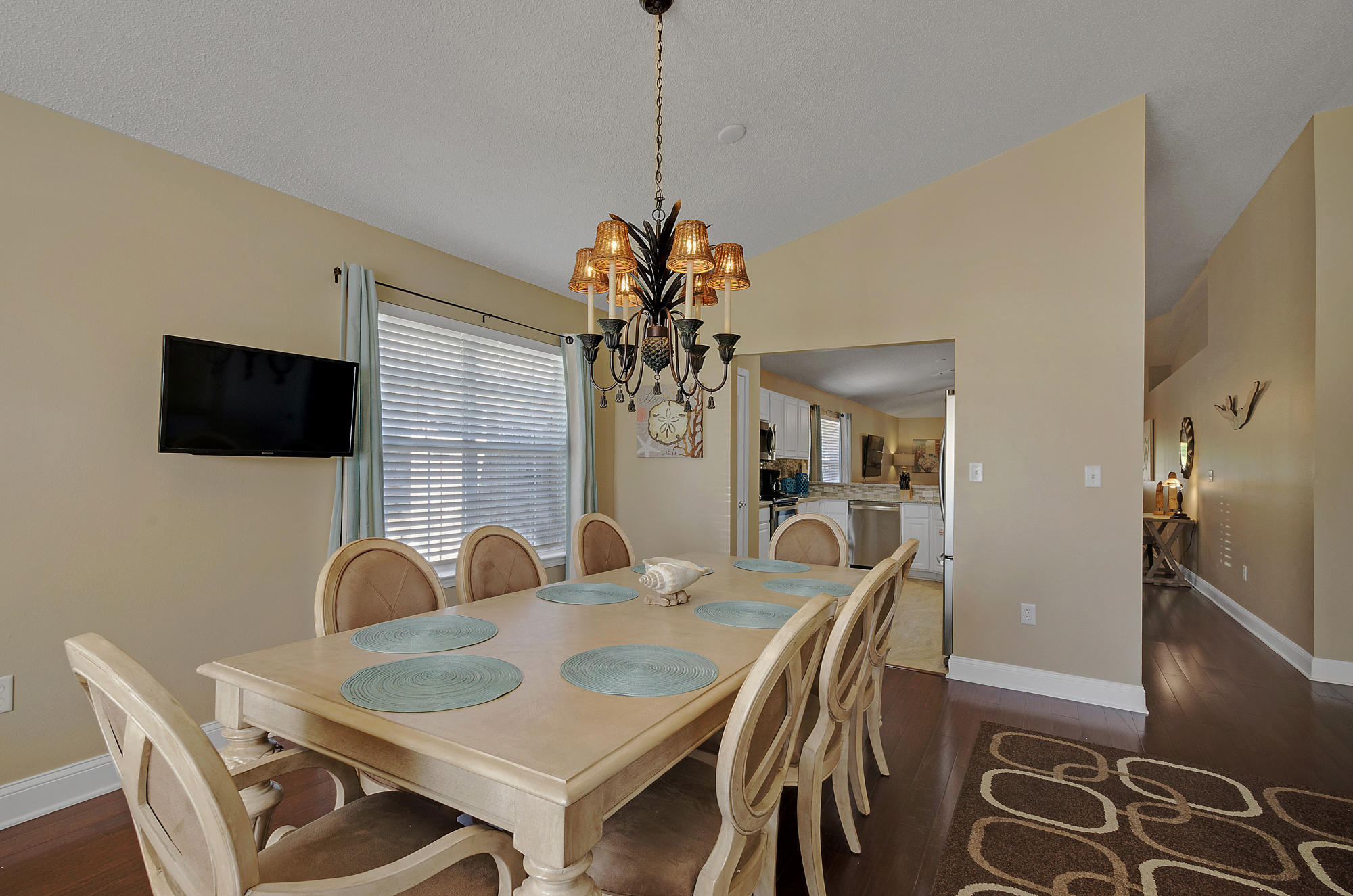 PARADISE RETREAT - Residential