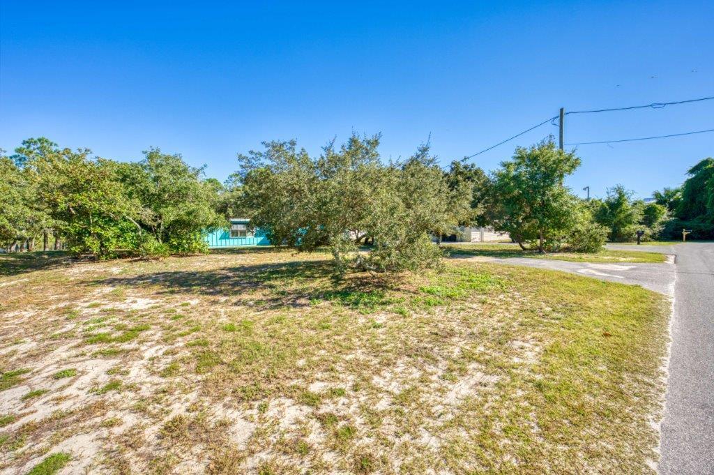 EASTERN LAKE ESTATES - Land