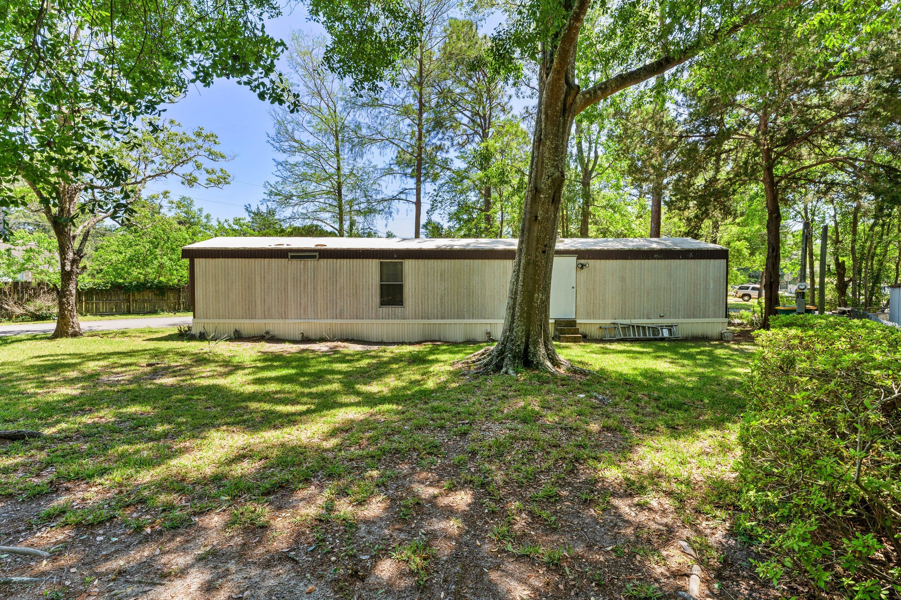 METES & BOUNDS - Land