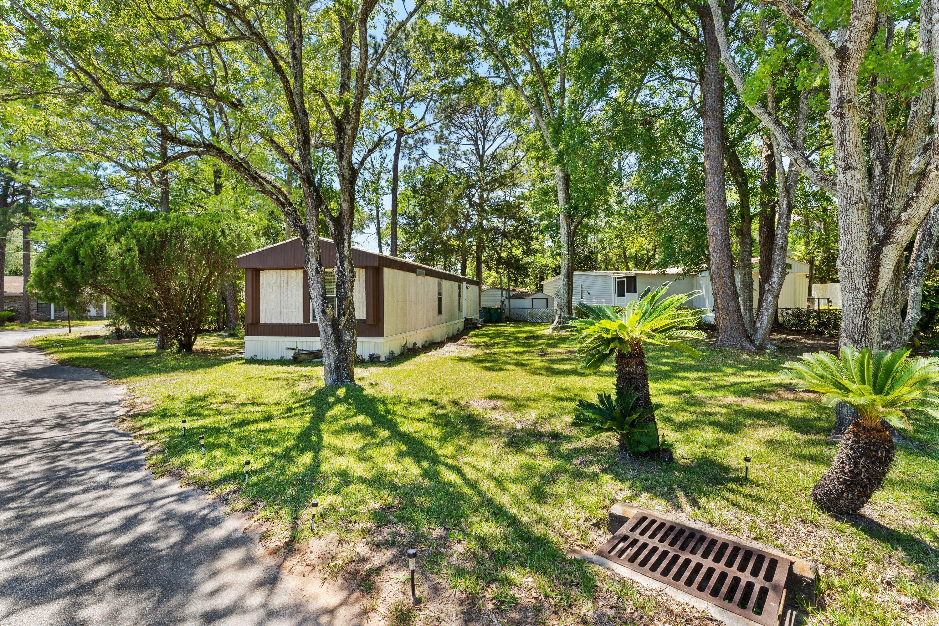 METES & BOUNDS - Land