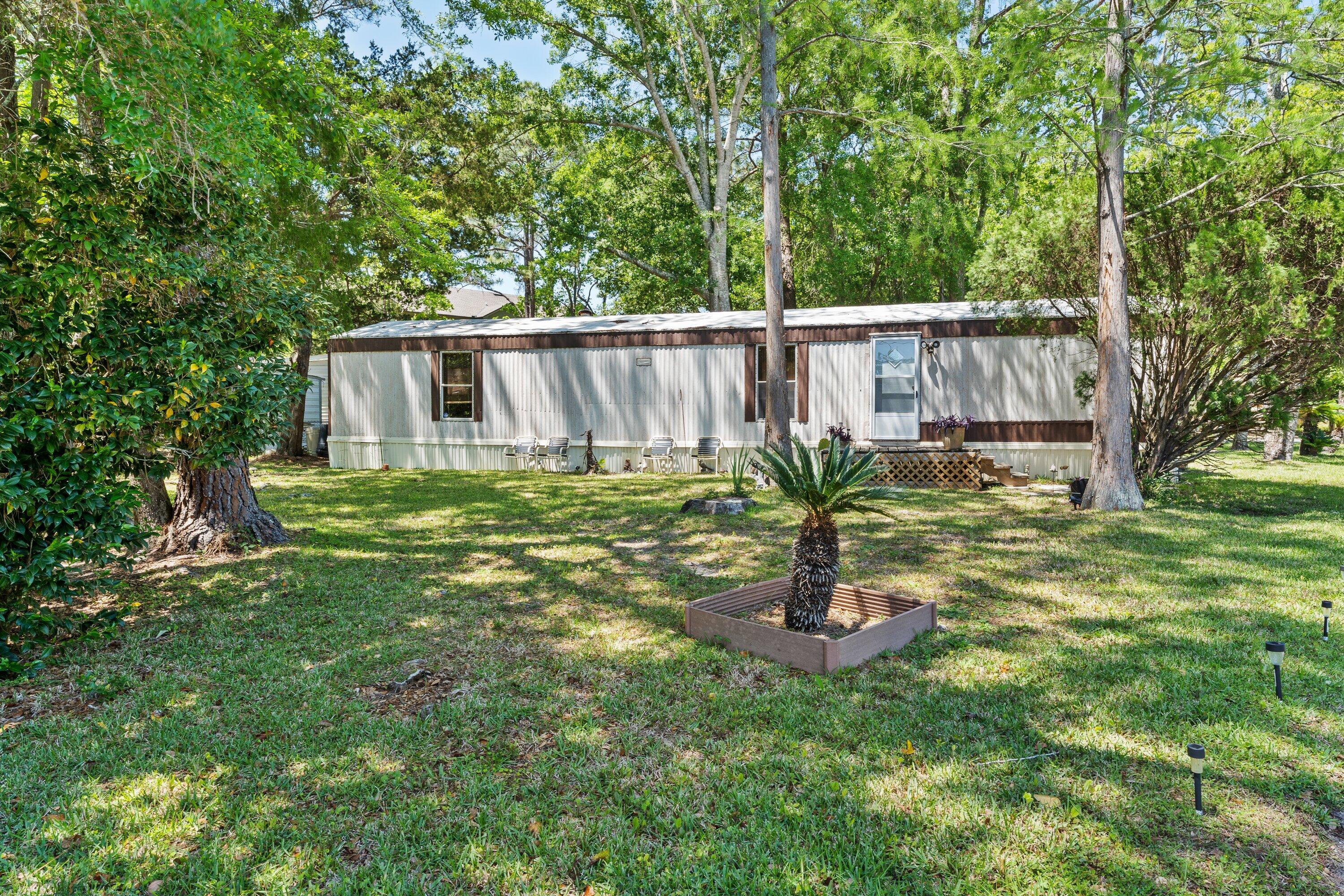 METES & BOUNDS - Land