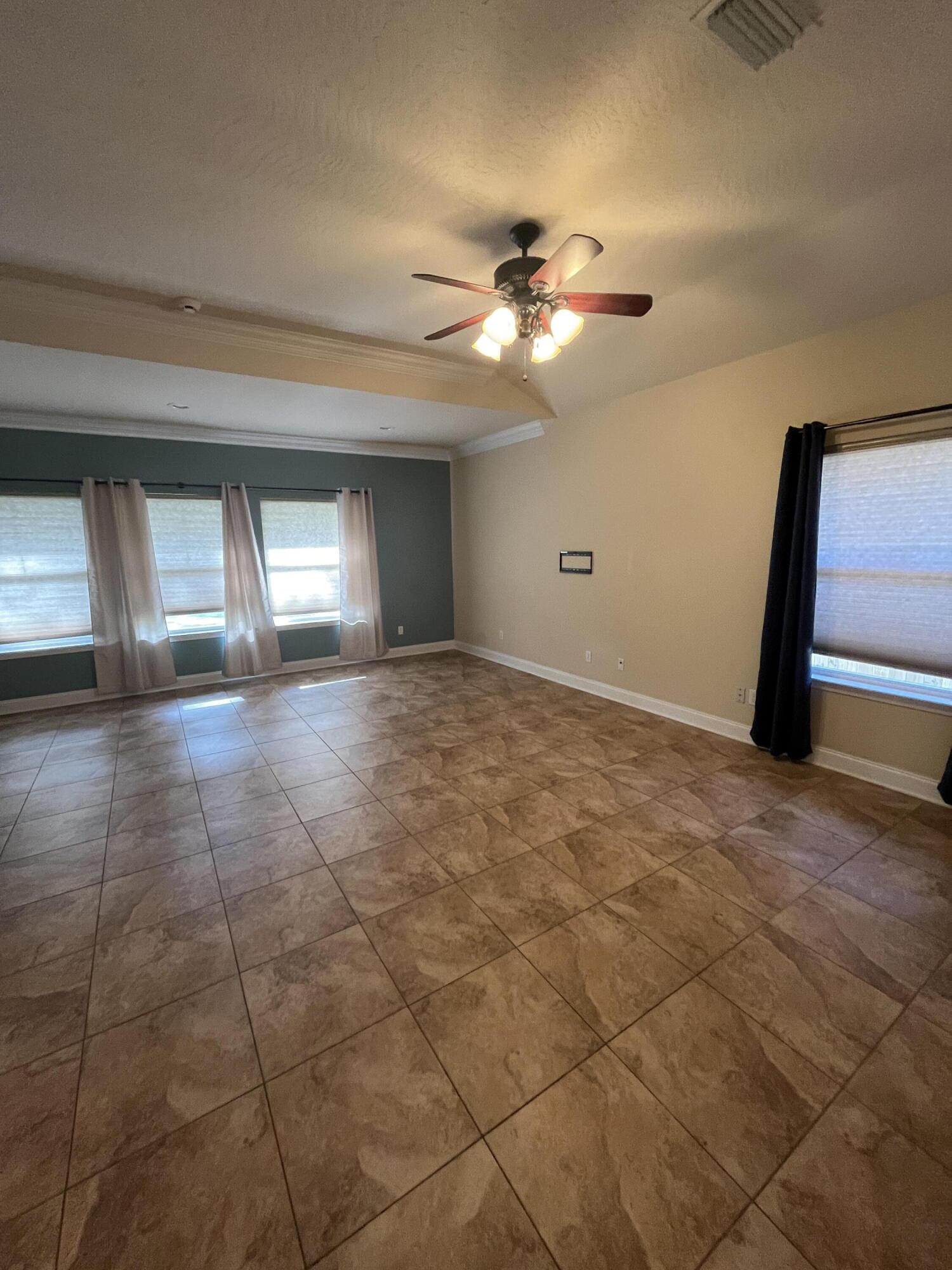 WOODLAND ACRES LOT 5 BLK D - Residential Lease