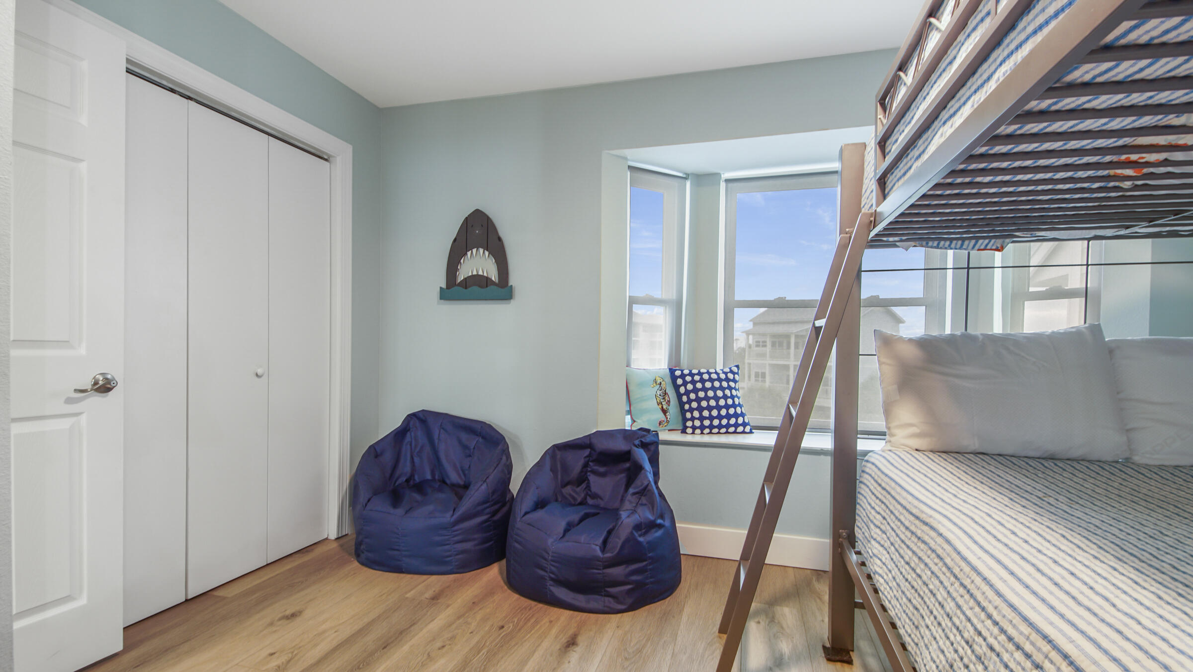 SEA CLIFFS T/H PH 1 - Residential