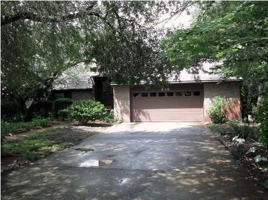 GREAT HOME IN BLUEWATER BAY. TWO STORY HOME WITH A VIEW OVERLOOKING A LAKE. BRAND NEW PAINT AND CARPET. NICE OPEN FLOOR PLAN, FIRST FLOOR FEATURES A LARGE GREATROOM WITH A FIRE PLACE, VAULTED CEILING, TILE FLOOR. THIS AREA EXPANDS OUT ONTO A WRAPAROUND COVERED PORCH. THE KITCHEN FEATURES A BREAKFAST BAR, CENTER ISLAND, AND A WET BAR FOR ENTERTAINING WITH AN ADDITIONAL FRIDGE AND SINK. THE DINING ROOM HAS TRAY CEILING AND IS A GREAT AREA TO ENTERTAIN. SPACIOUS MASTER SUITE (1ST FLOOR), DUAL LARGE WALK IN CLOSETS AND A GREAT MASTER BATH WITH CULTURED MARBLE AND DUAL VANITIES. ATTACHED TO MASTER, A BONUS ROOM THAT CAN BE USED AS OFFICE OF CHANGING ROOM. UPSTAIRS FEATURES TWO ADDITIONAL BEDROOMS WITH A FULL BATH. THERE IS AN OVER SIZED 2 CAR GARAGE WITH LOTS OF STORAGE. SECURITY CAMERA SYSTEM!