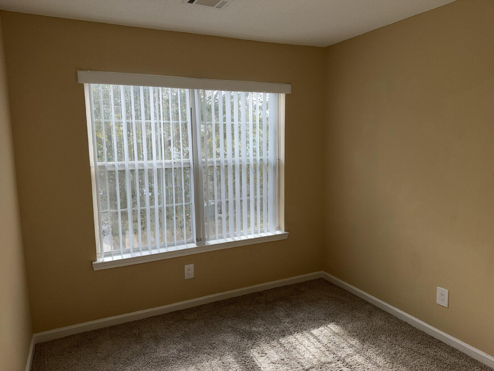 ROLLING PINES - Residential Lease