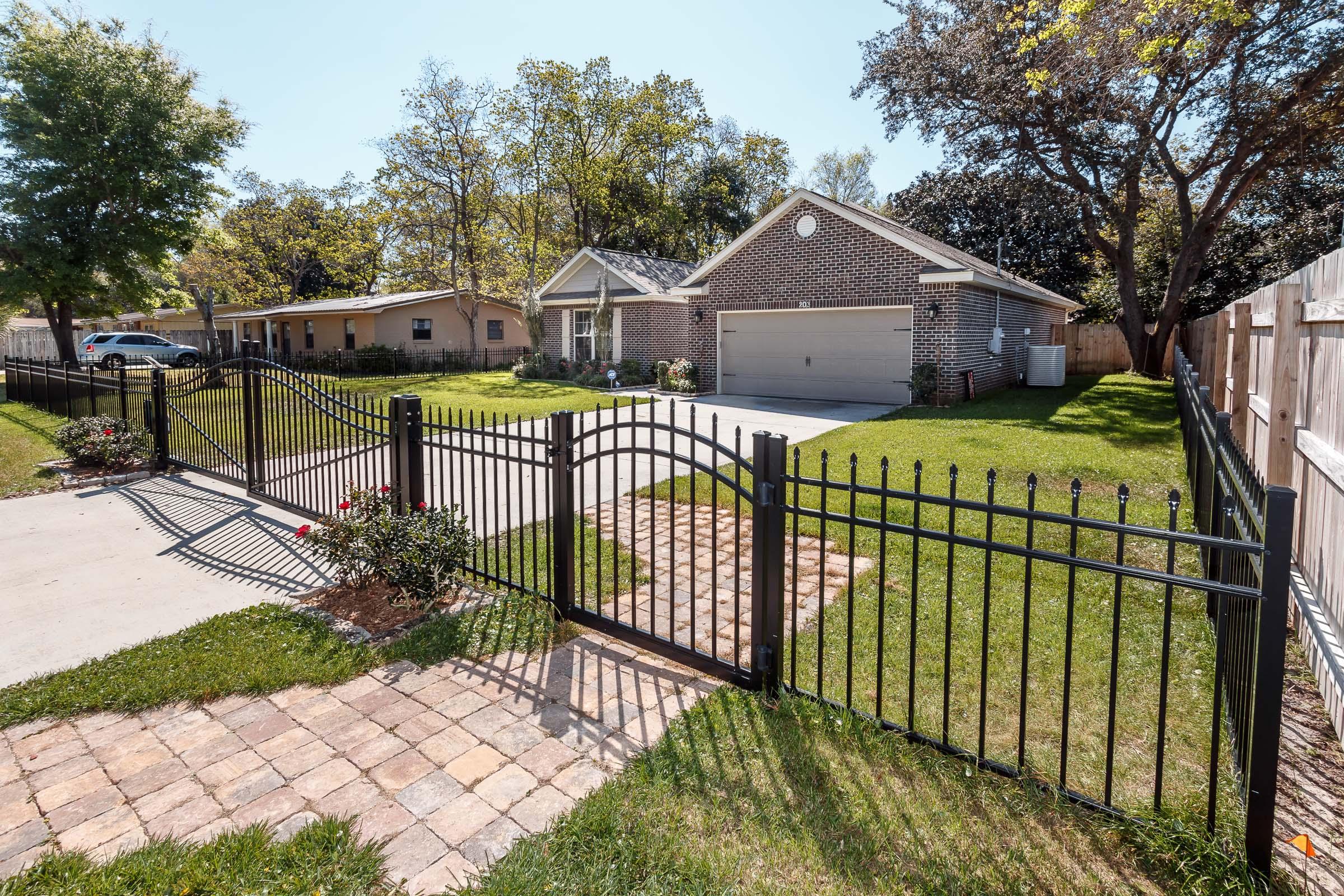 GARNIERS BEACH - Residential