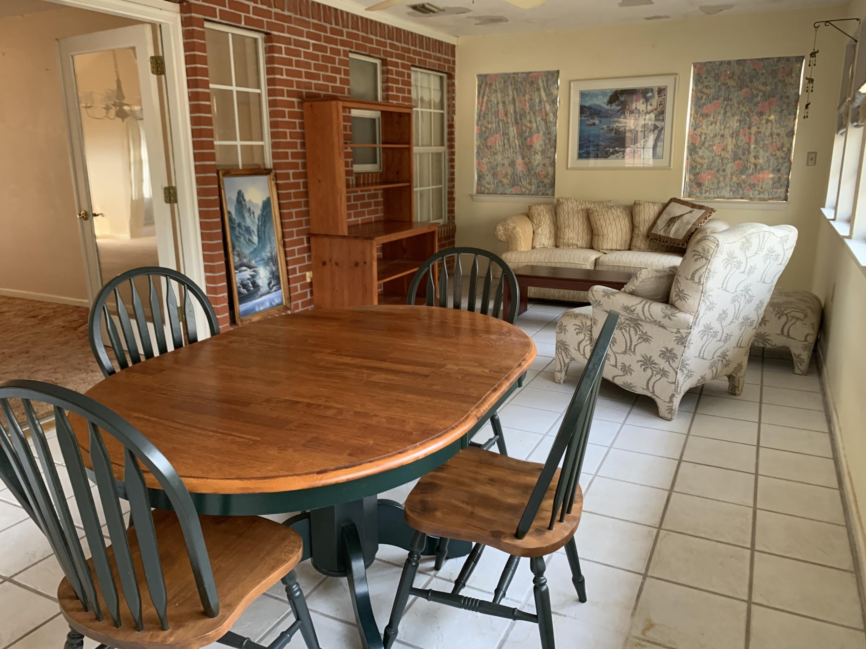 HOLLEY BY THE SEA - Residential