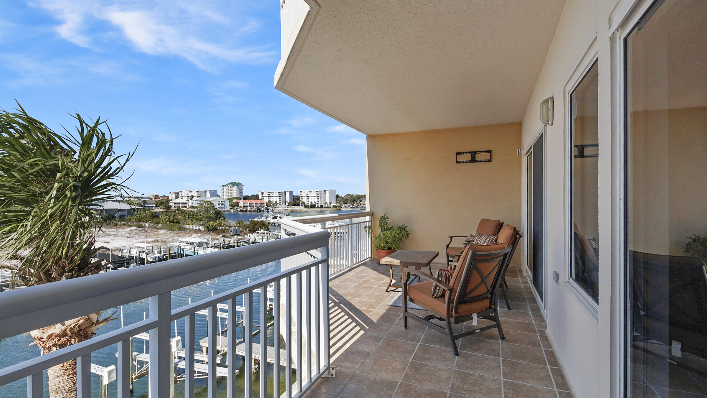 HARBOR LANDING PH II UNIT 102B - Residential