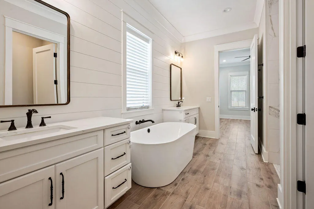 Niceville, Florida 32578, United States, 4 Bedrooms Bedrooms, ,4 BathroomsBathrooms,Residential,Active,5255