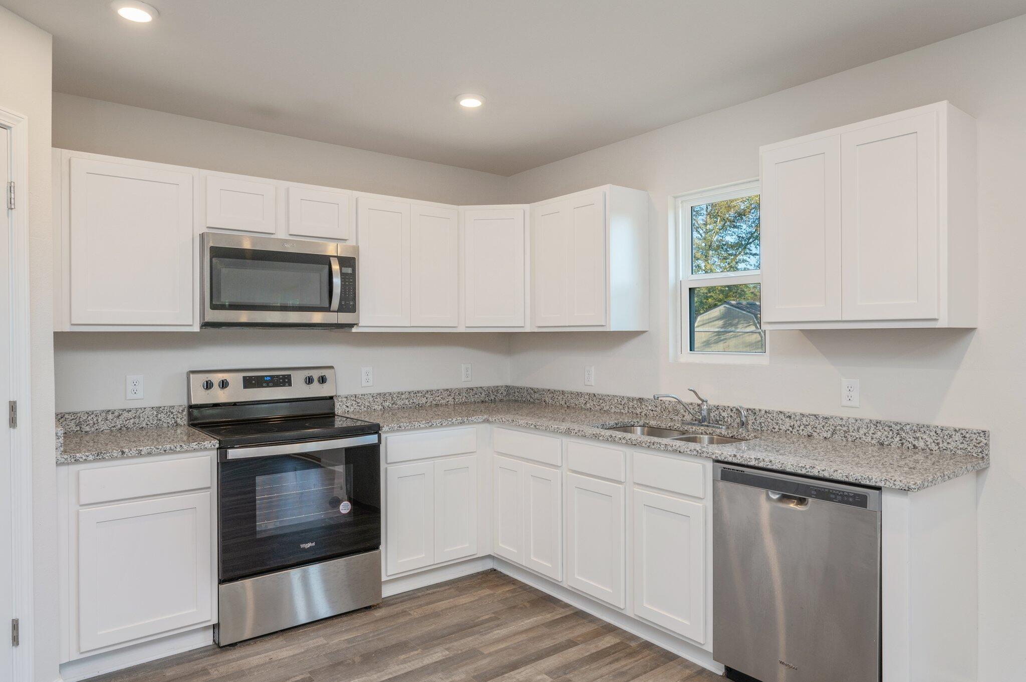 MAGNOLIA LAKE ESTATES PH 2 - Residential Lease