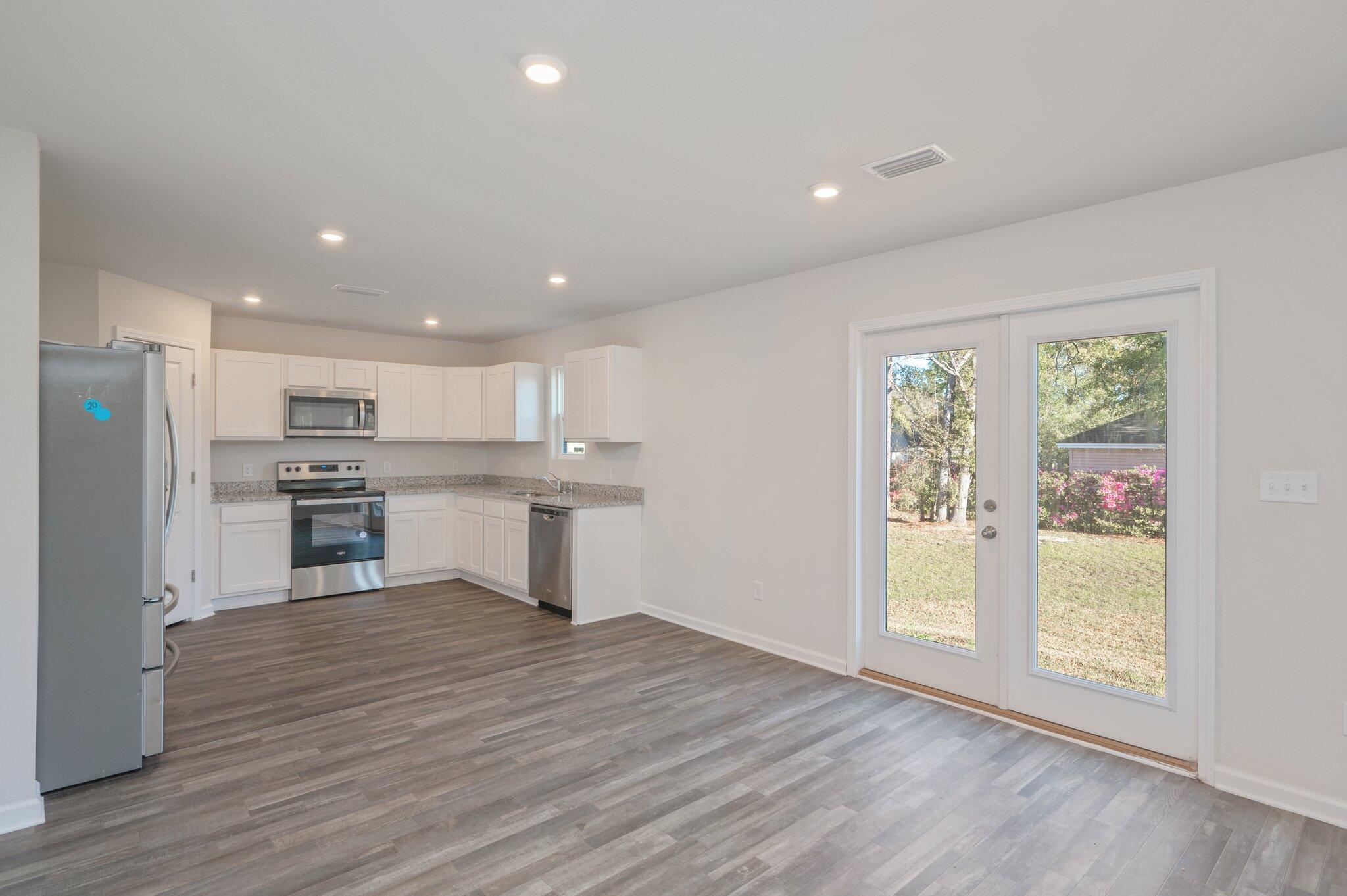 MAGNOLIA LAKE ESTATES PH 2 - Residential Lease