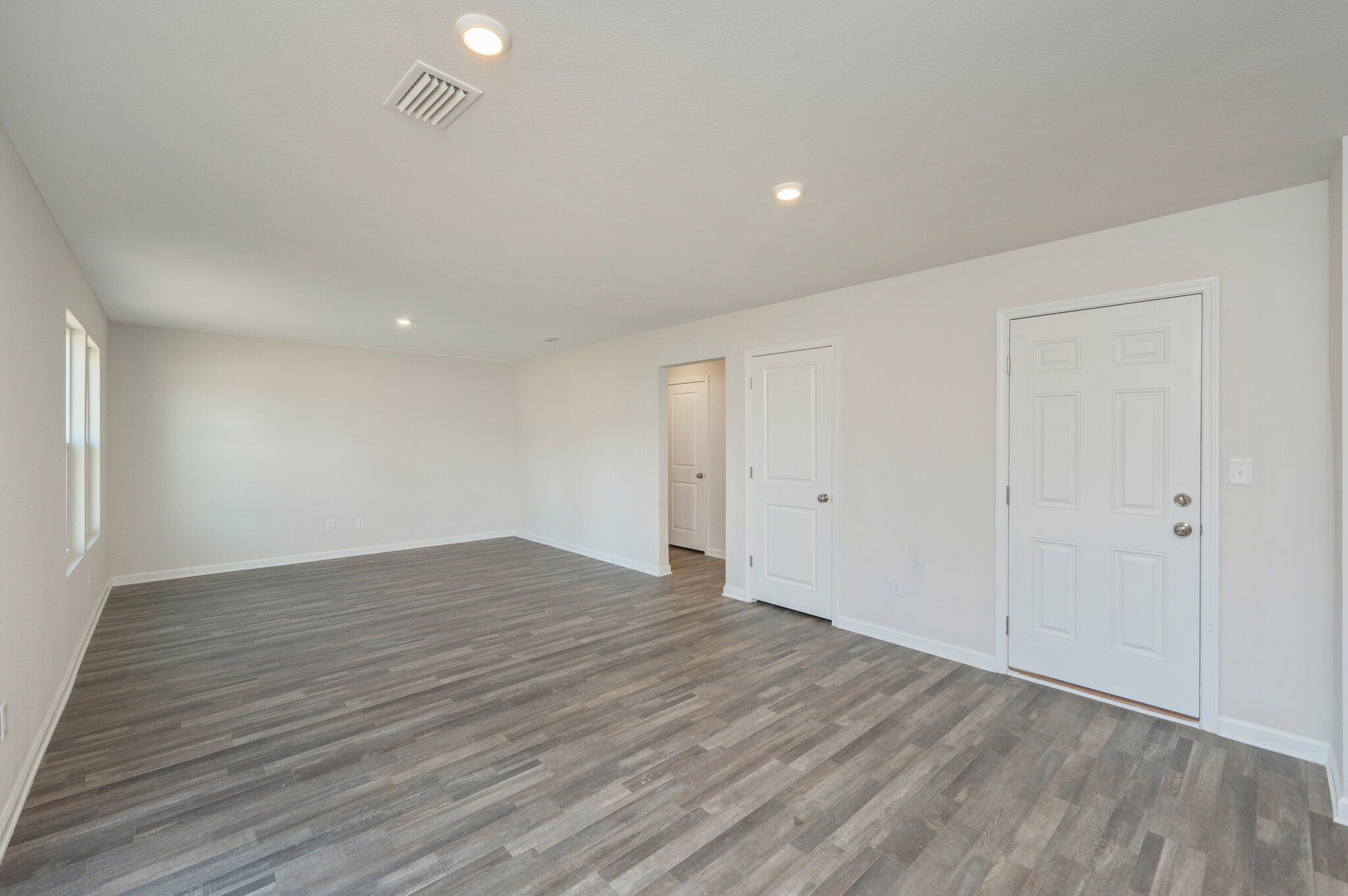 MAGNOLIA LAKE ESTATES PH 2 - Residential Lease