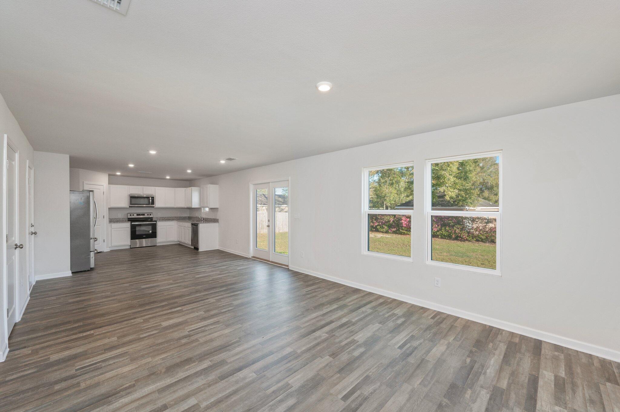 MAGNOLIA LAKE ESTATES PH 2 - Residential Lease