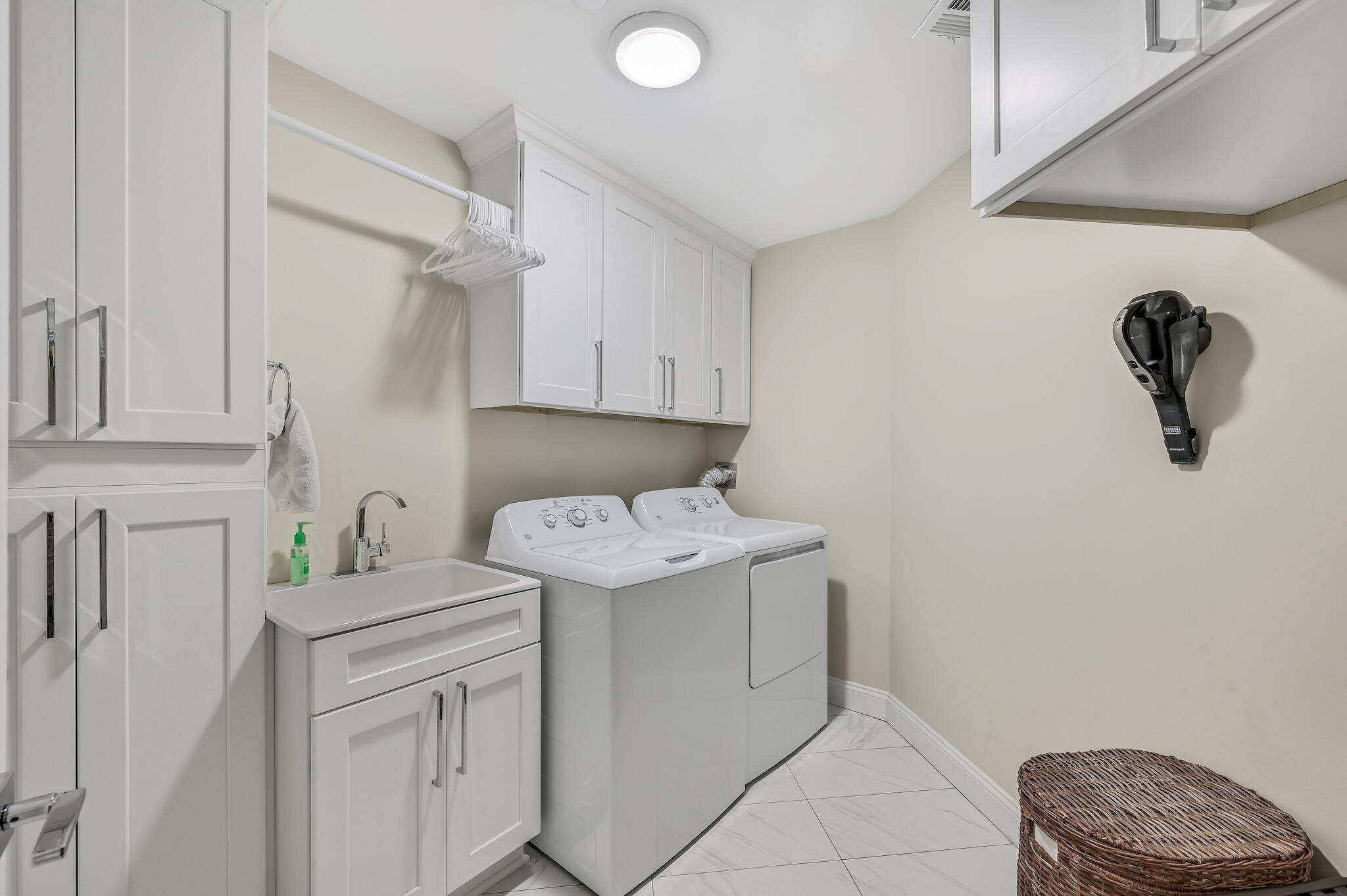 Regency Towers - Residential