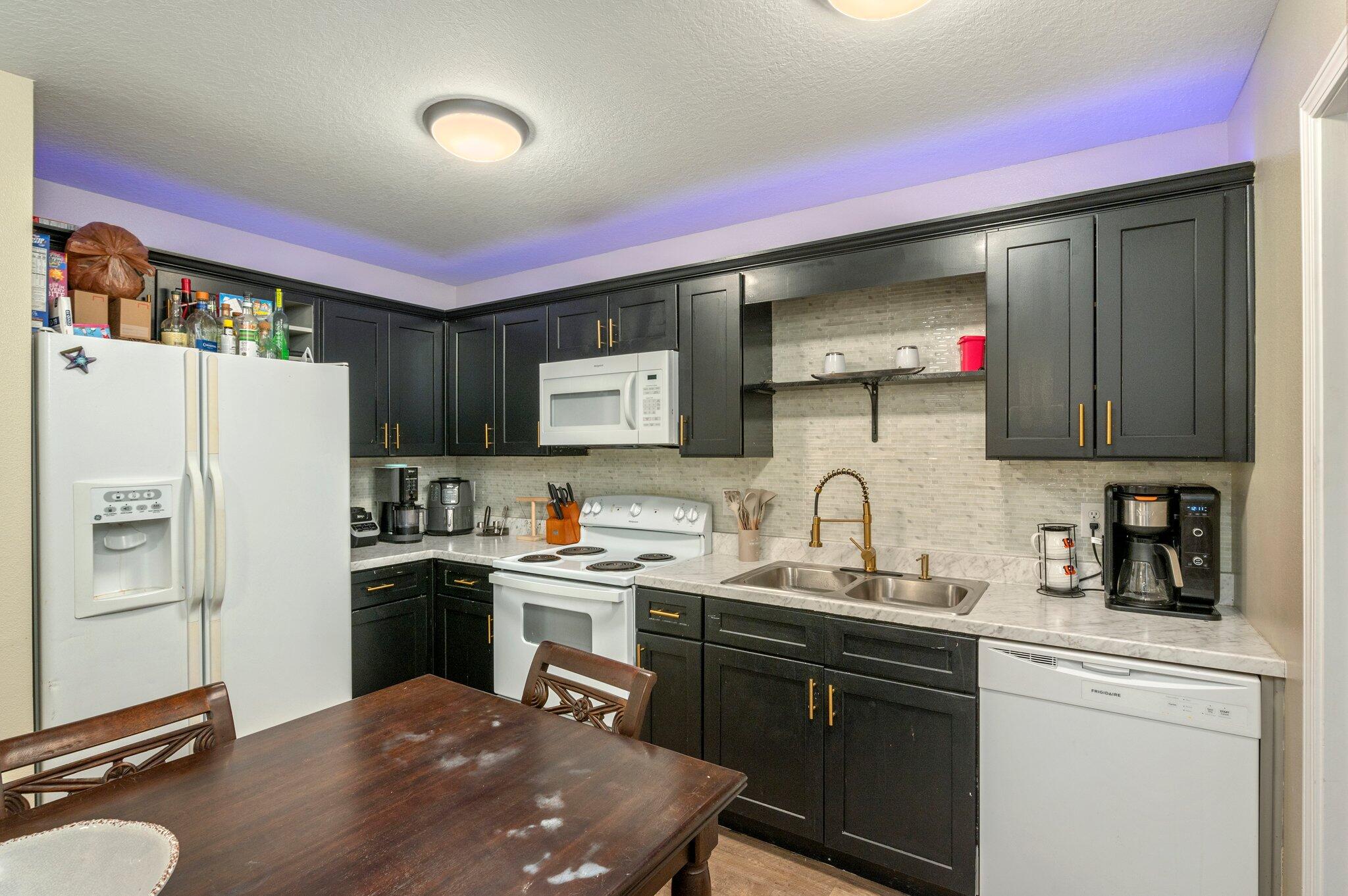 MCLAUGHLIN & HARRIS - Residential