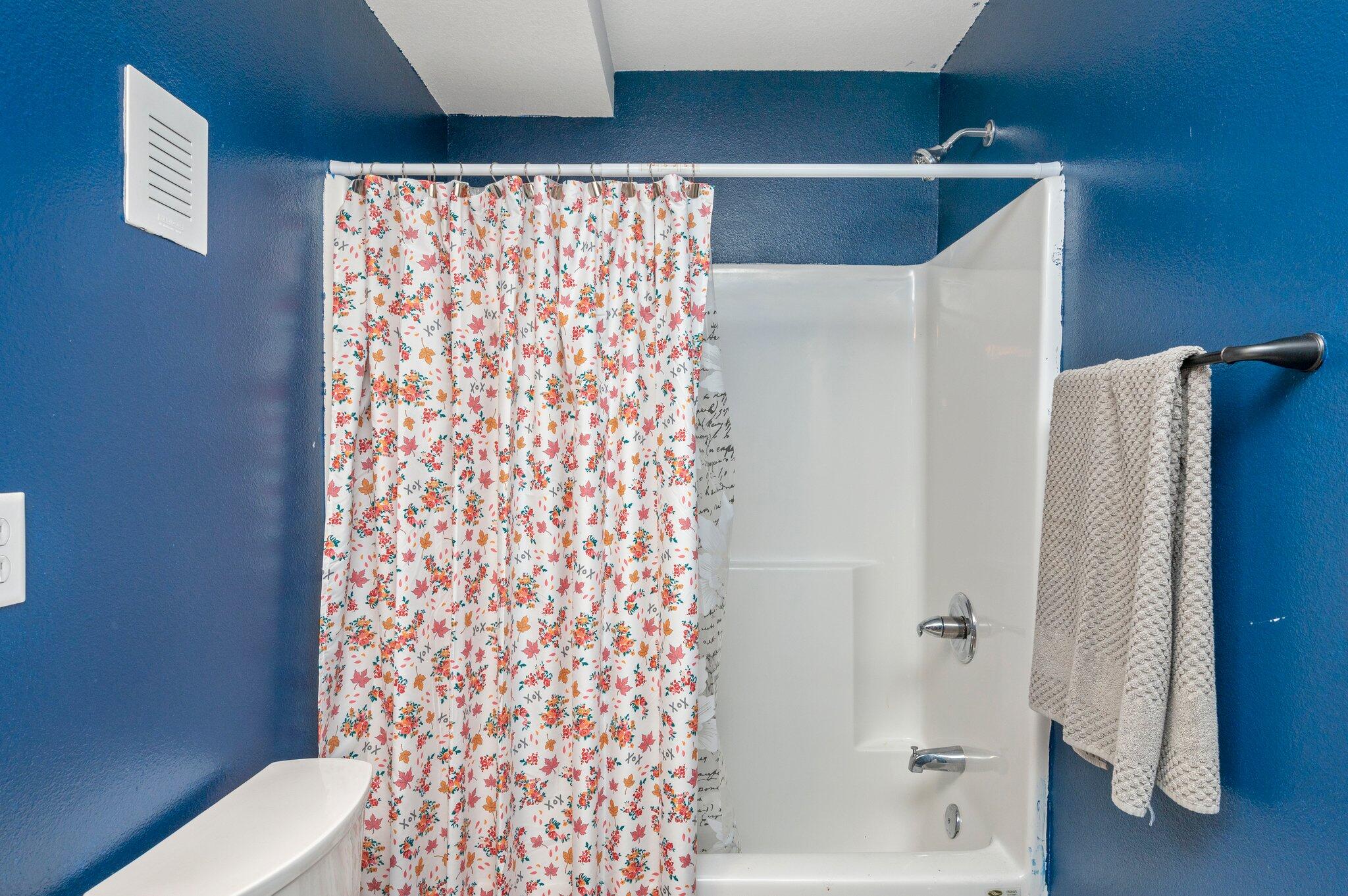 MCLAUGHLIN & HARRIS - Residential