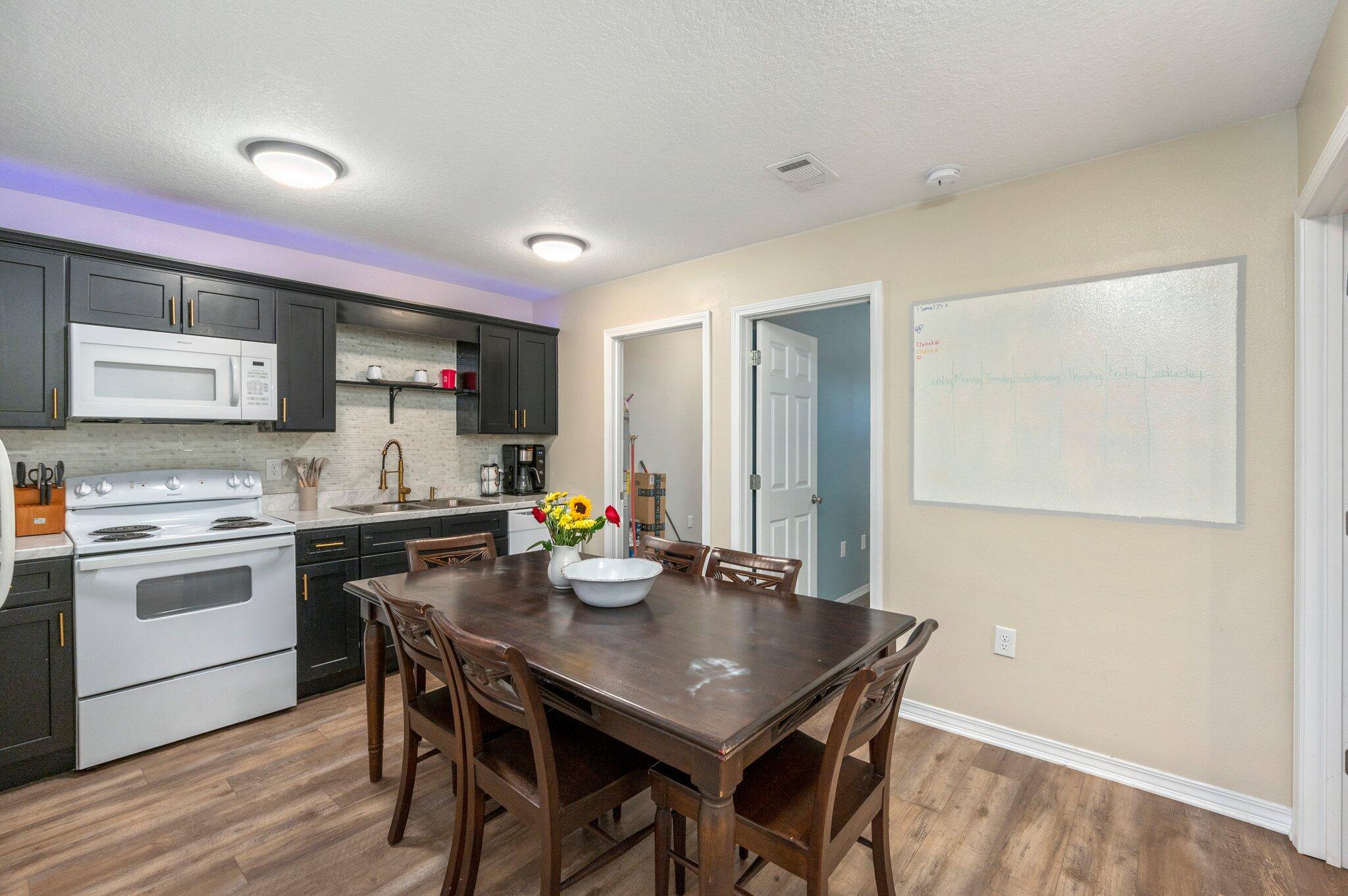 MCLAUGHLIN & HARRIS - Residential