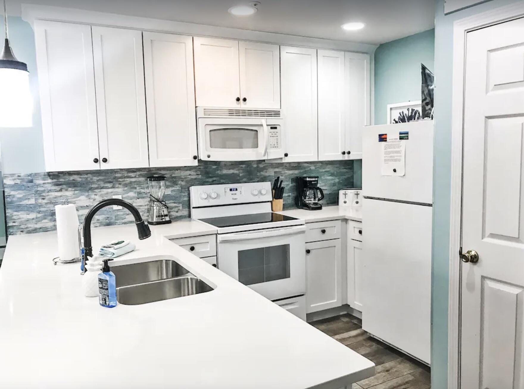 MARAVILLA CONDO 3 - Residential