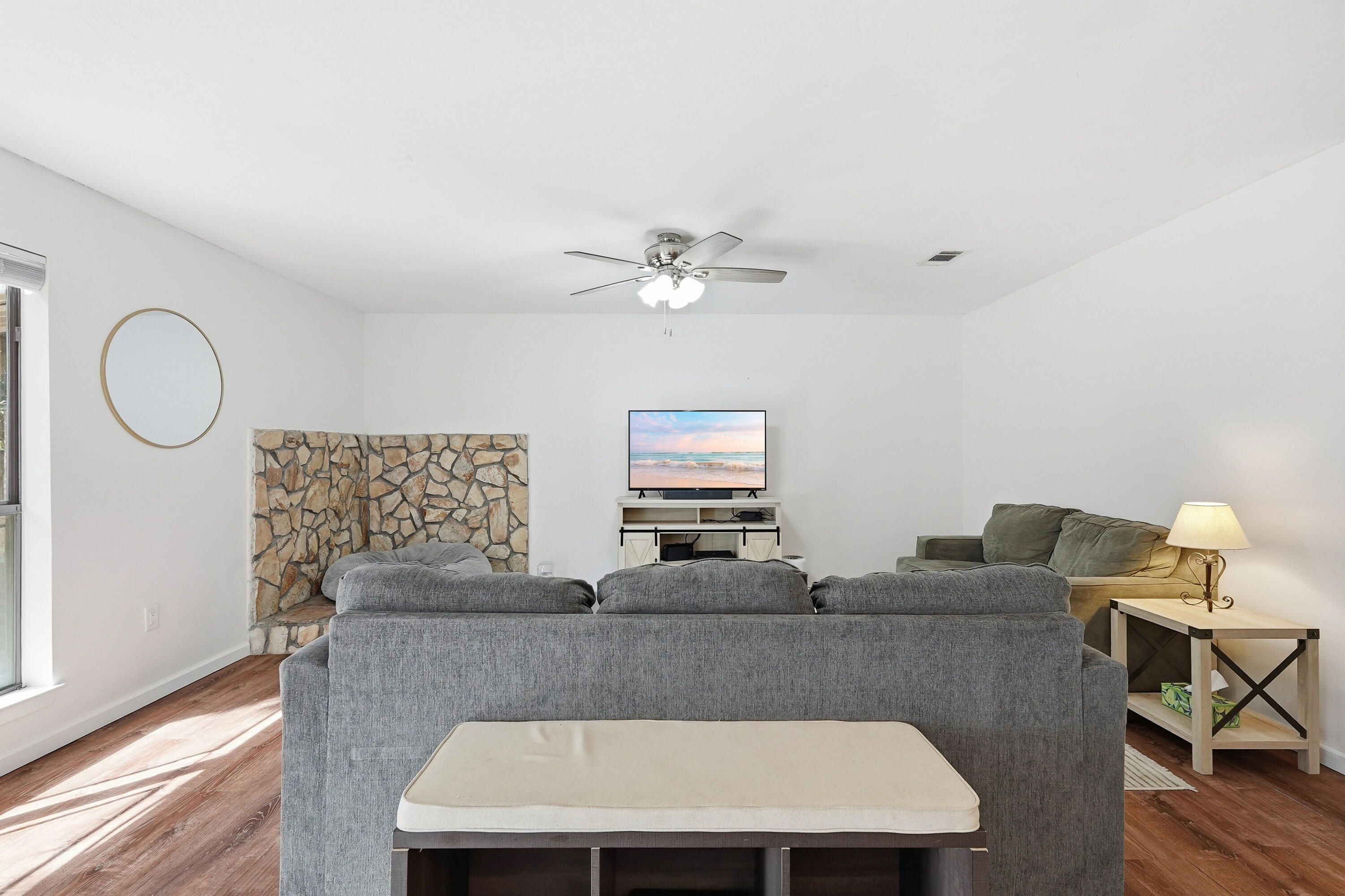 WHISPERING OAKS - Residential