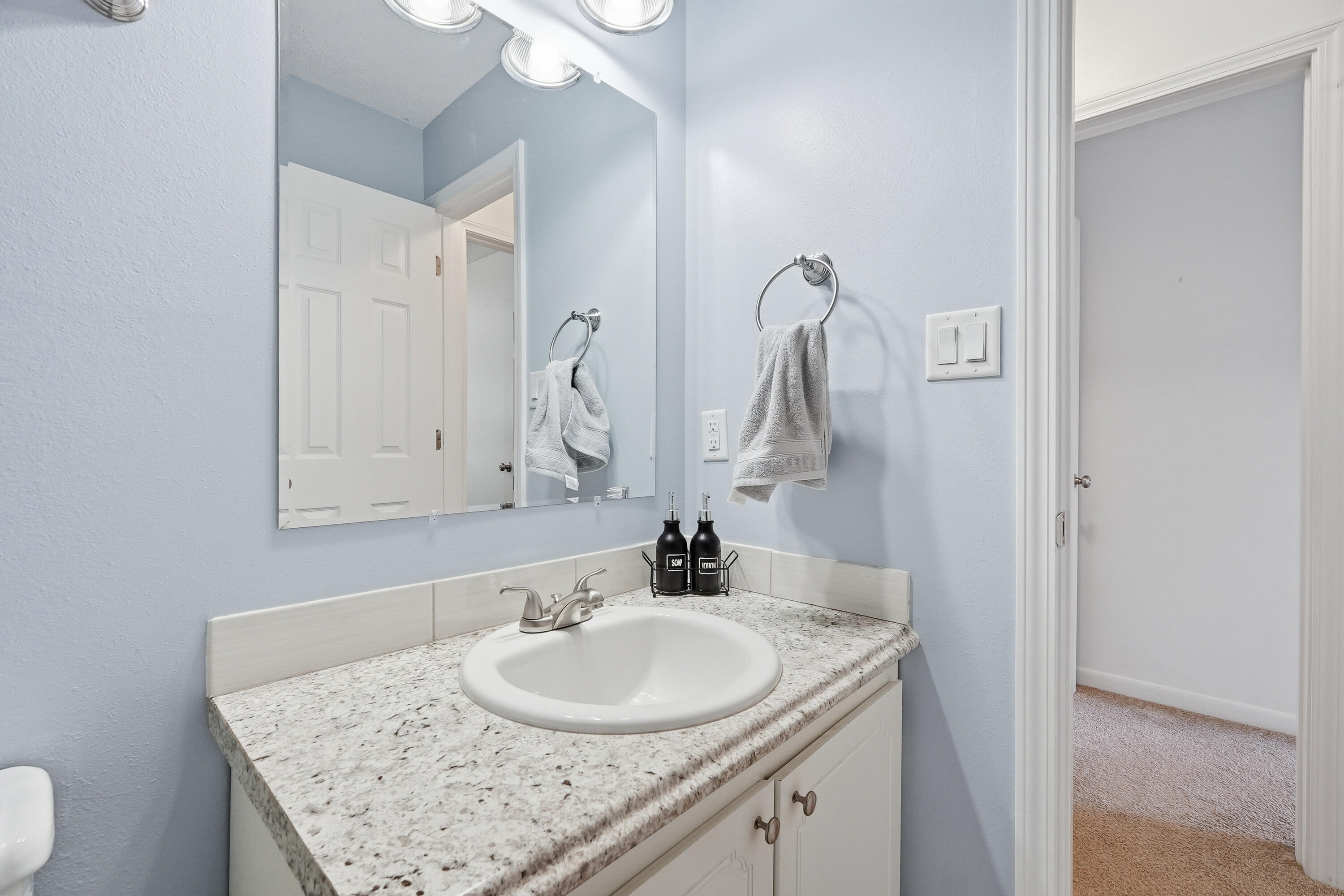 WHISPERING OAKS - Residential