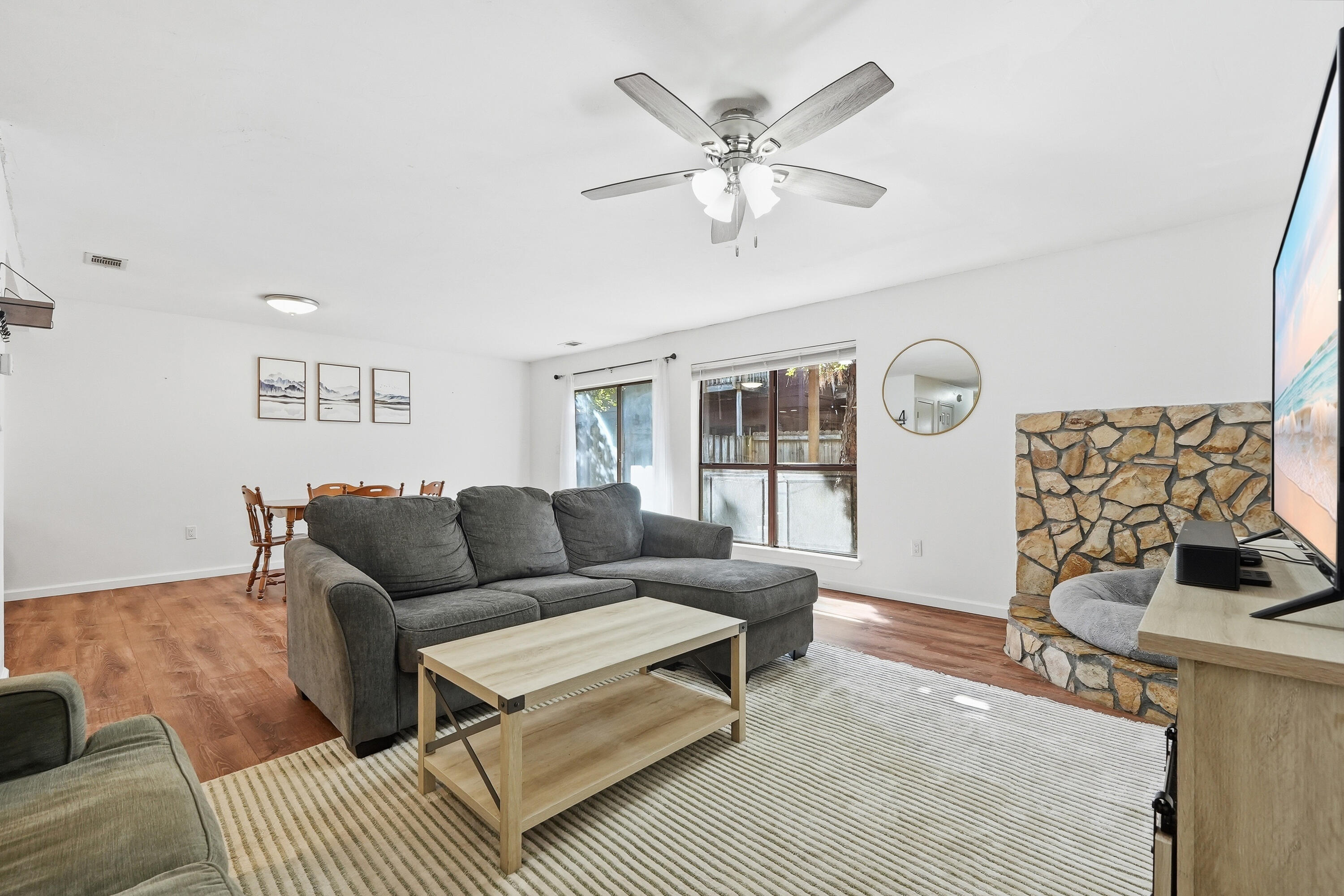 WHISPERING OAKS - Residential