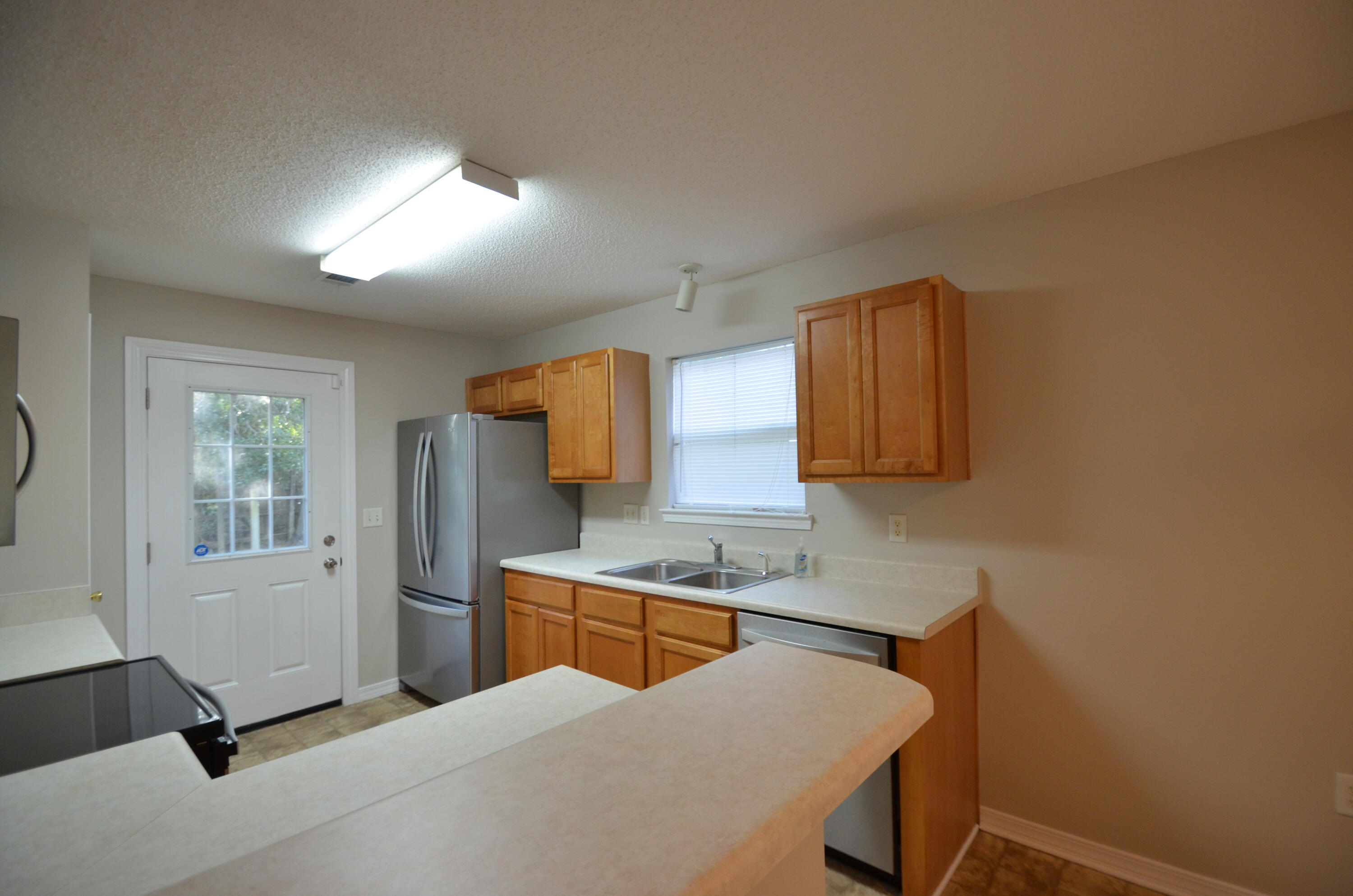 SANTA ROSA OAKS CONDOMINIUM - Residential