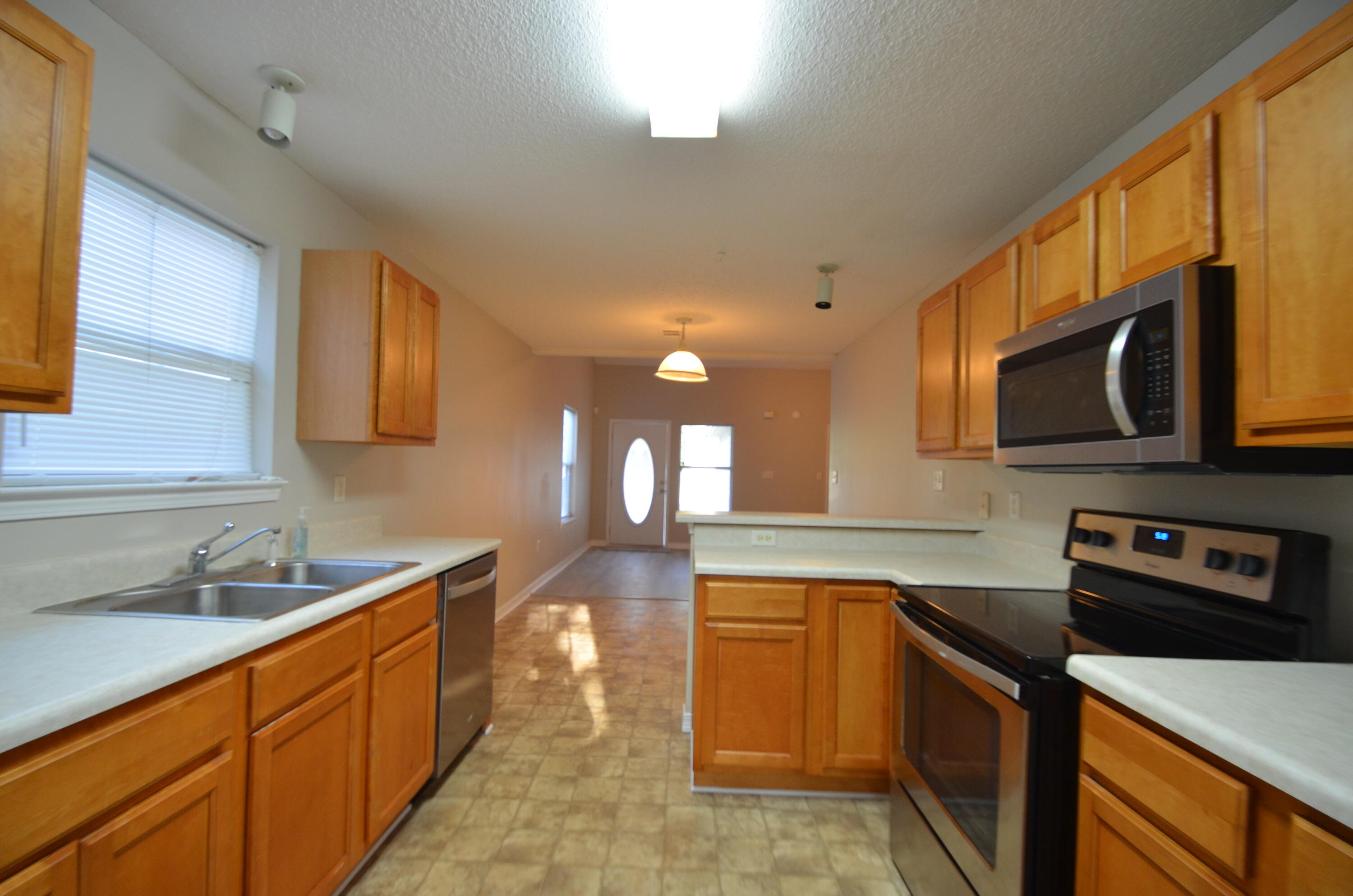 SANTA ROSA OAKS CONDOMINIUM - Residential