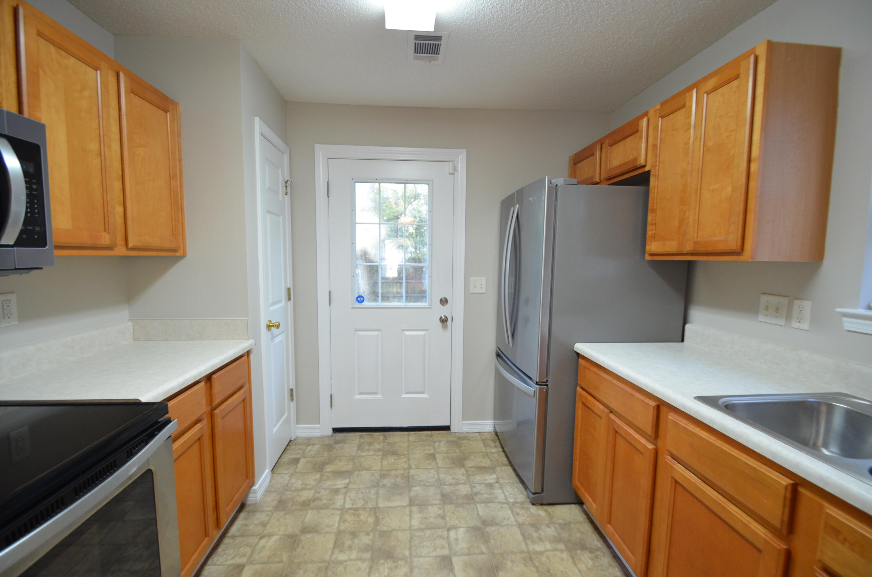 SANTA ROSA OAKS CONDOMINIUM - Residential